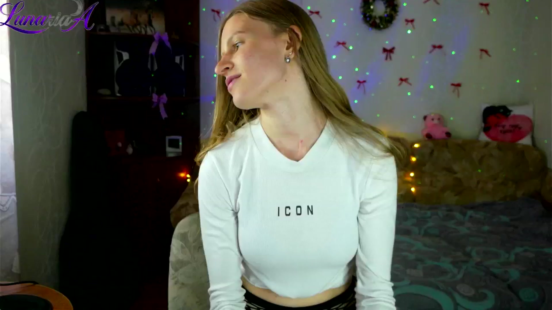 Gallery image thumbnail from Lunaria_a's myfreecams stream on, 05/04/2026, 09:38 image 13 of 20
