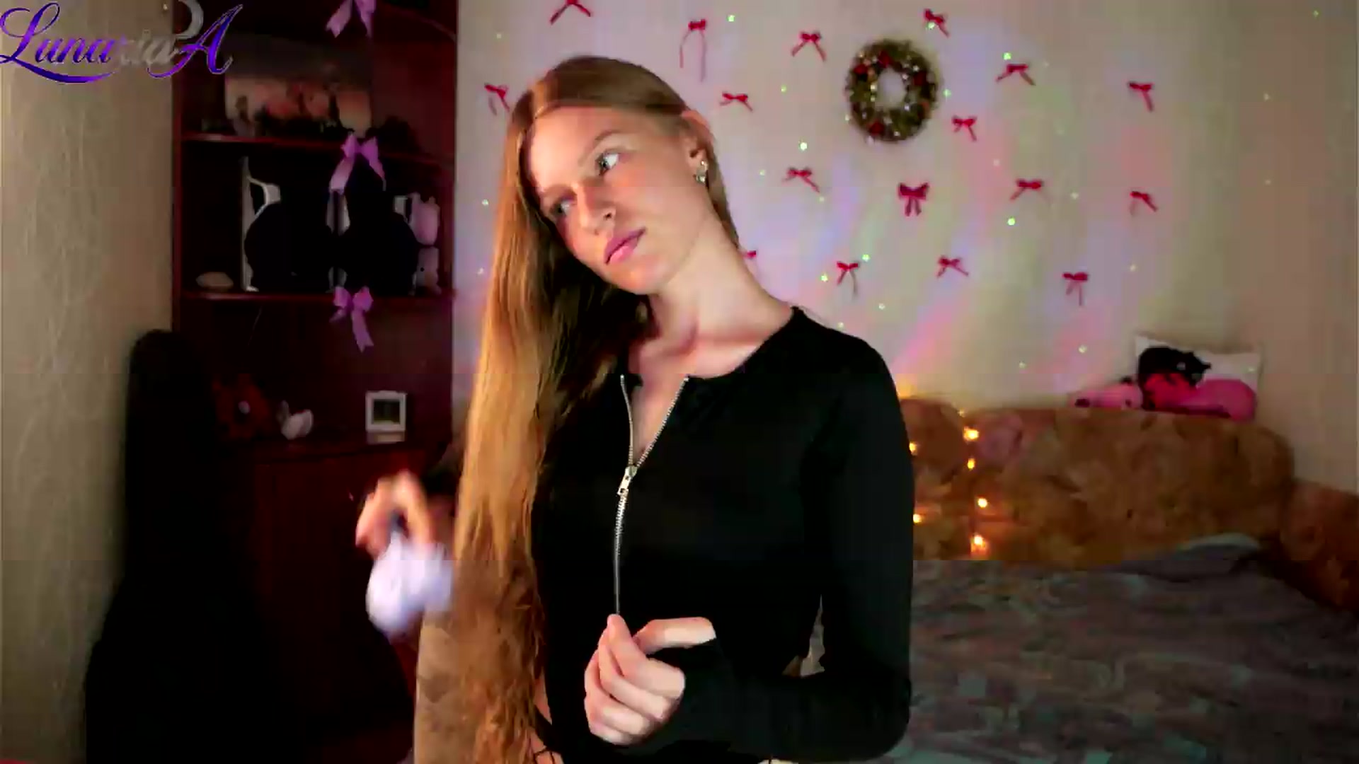 Gallery image thumbnail from Lunaria_a's myfreecams stream on, 05/11/2026, 09:03 image 6 of 20
