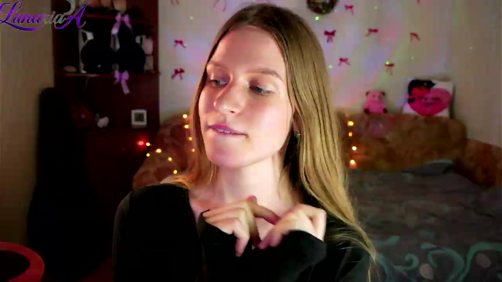 Gallery image thumbnail from Lunaria_a's myfreecams stream on, 05/11/2026, 11:10 image 3 of 20