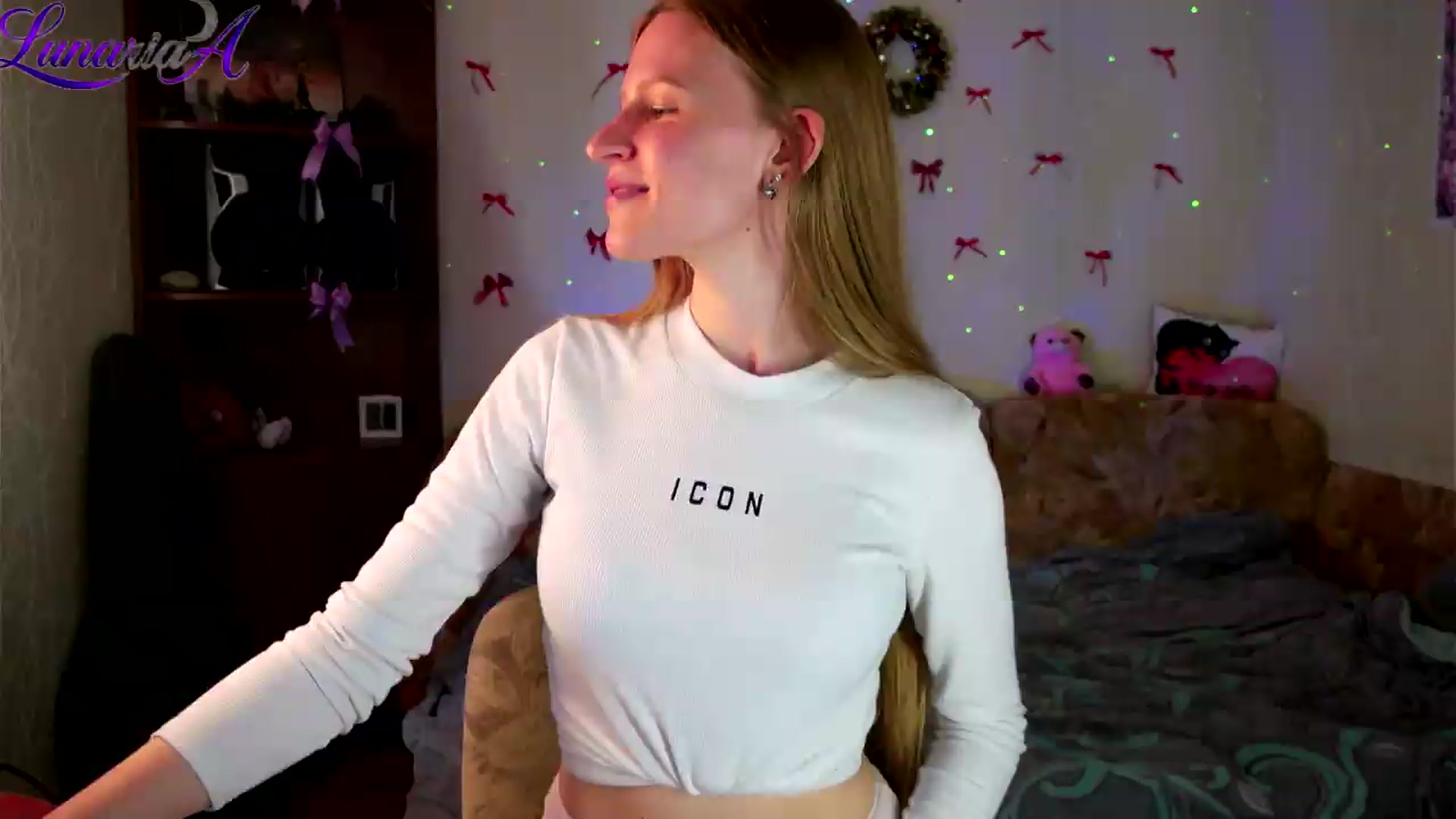 Gallery image thumbnail from Lunaria_a's myfreecams stream on, 05/12/2026, 09:48 image 14 of 20
