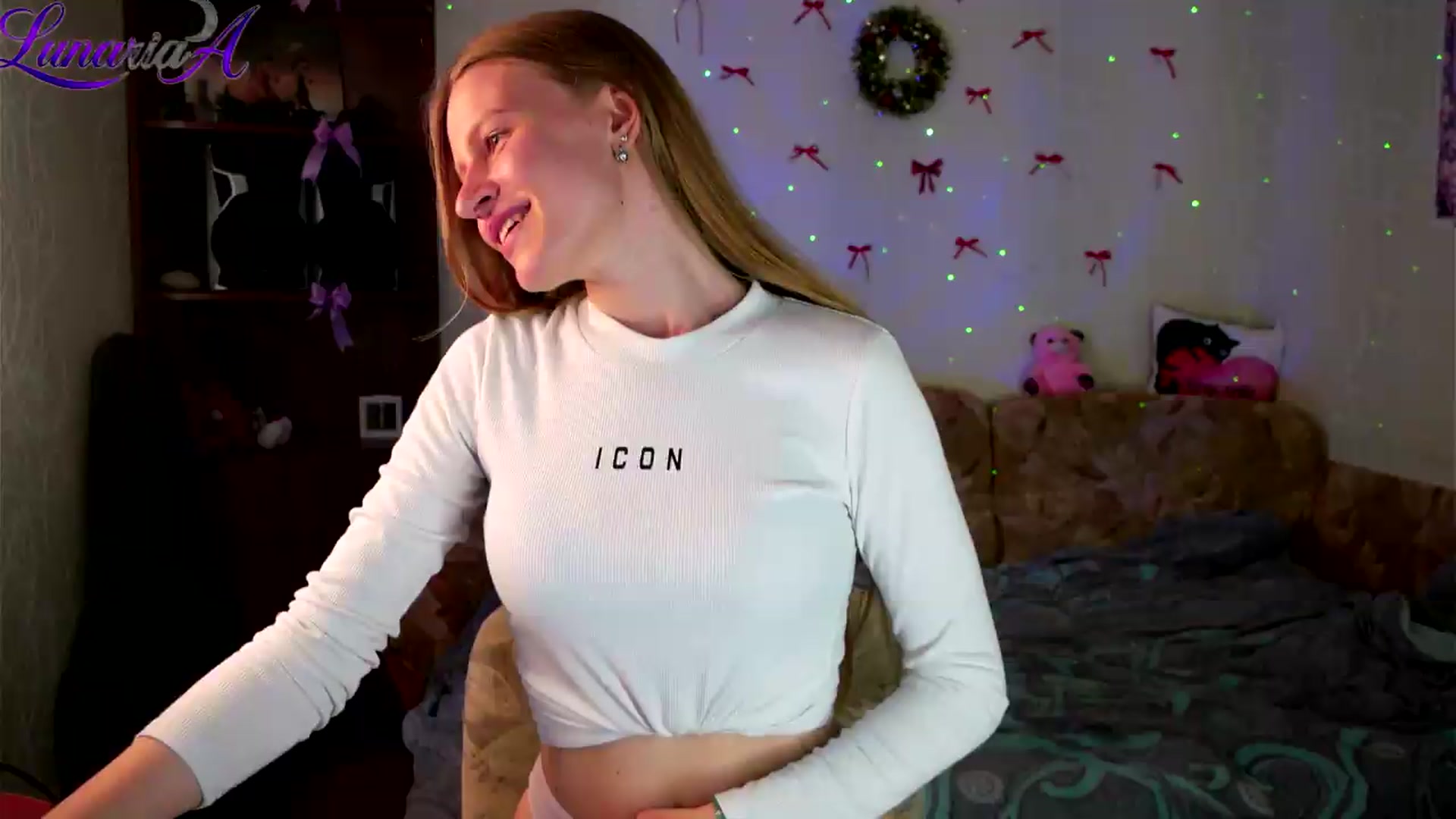Gallery image thumbnail from Lunaria_a's myfreecams stream on, 05/12/2026, 09:48 image 6 of 20