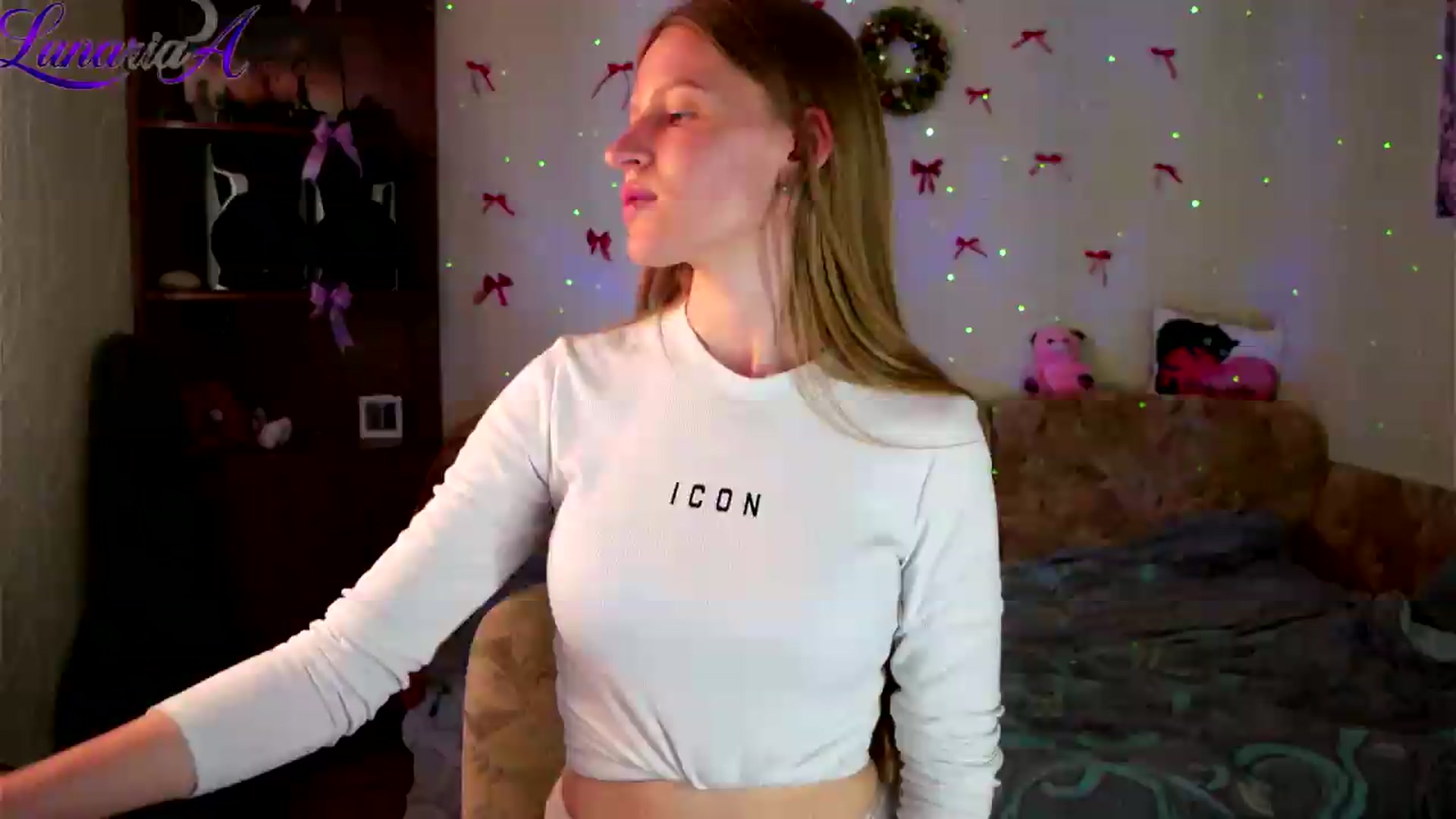 Gallery image thumbnail from Lunaria_a's myfreecams stream on, 05/12/2026, 09:48 image 16 of 20