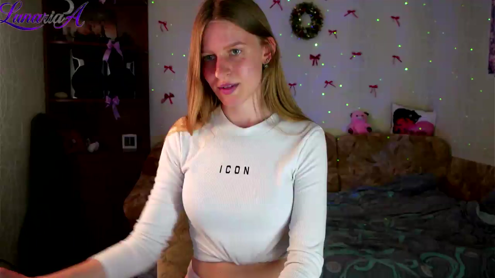 Gallery image thumbnail from Lunaria_a's myfreecams stream on, 05/12/2026, 09:48 image 10 of 20