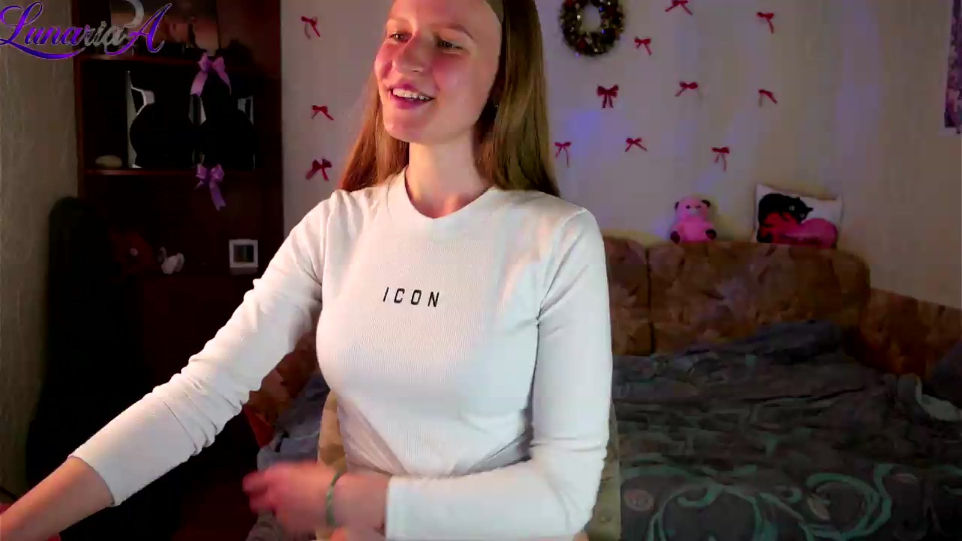 Gallery image thumbnail from Lunaria_a's myfreecams stream on, 05/12/2026, 09:48 image 2 of 20