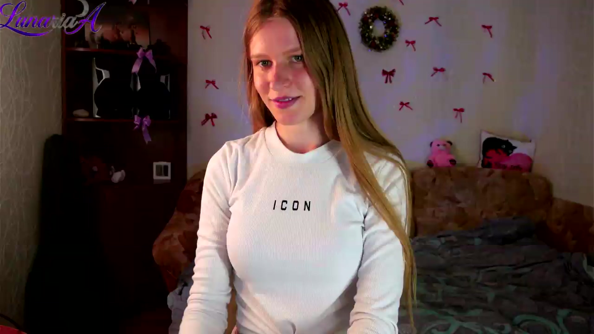 Gallery image thumbnail from Lunaria_a's myfreecams stream on, 05/12/2026, 10:52 image 16 of 20