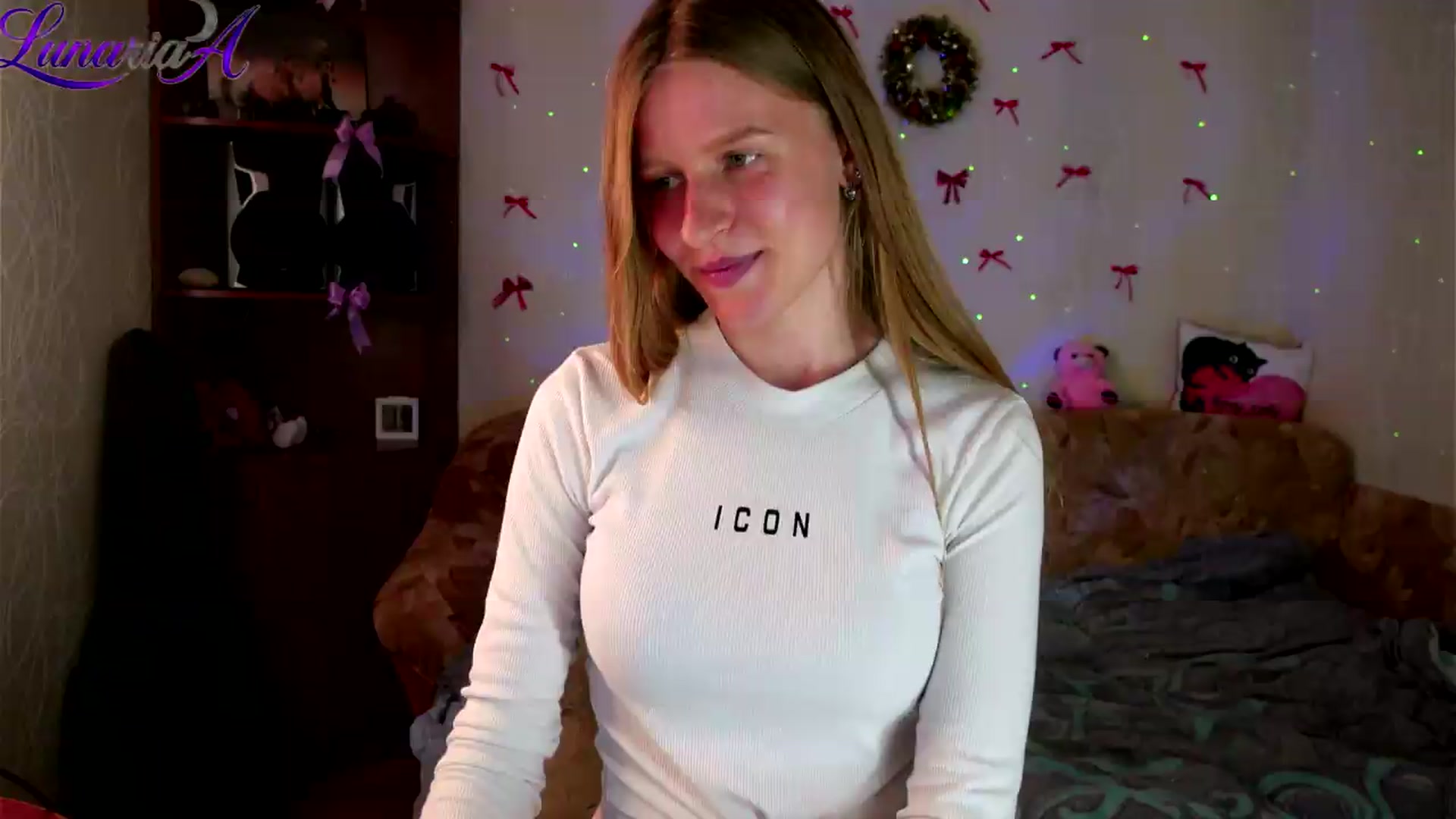 Gallery image thumbnail from Lunaria_a's myfreecams stream on, 05/12/2026, 10:52 image 17 of 20