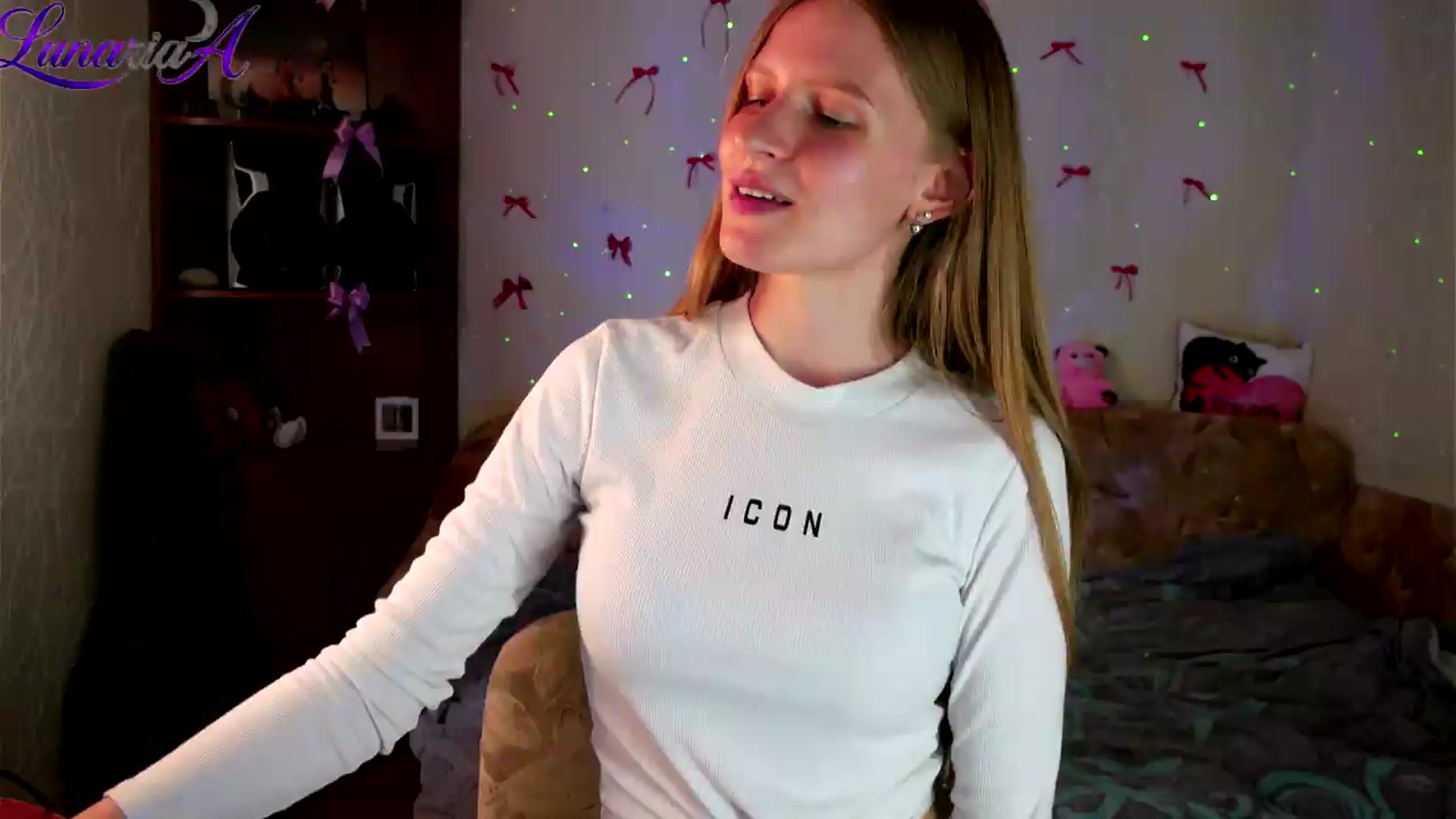 Gallery image thumbnail from Lunaria_a's myfreecams stream on, 05/12/2026, 10:52 image 18 of 20