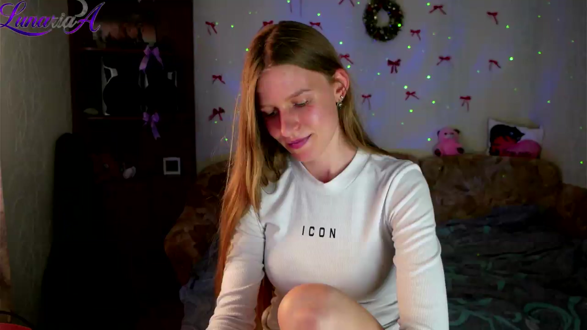 Gallery image thumbnail from Lunaria_a's myfreecams stream on, 05/12/2026, 11:59 image 19 of 20