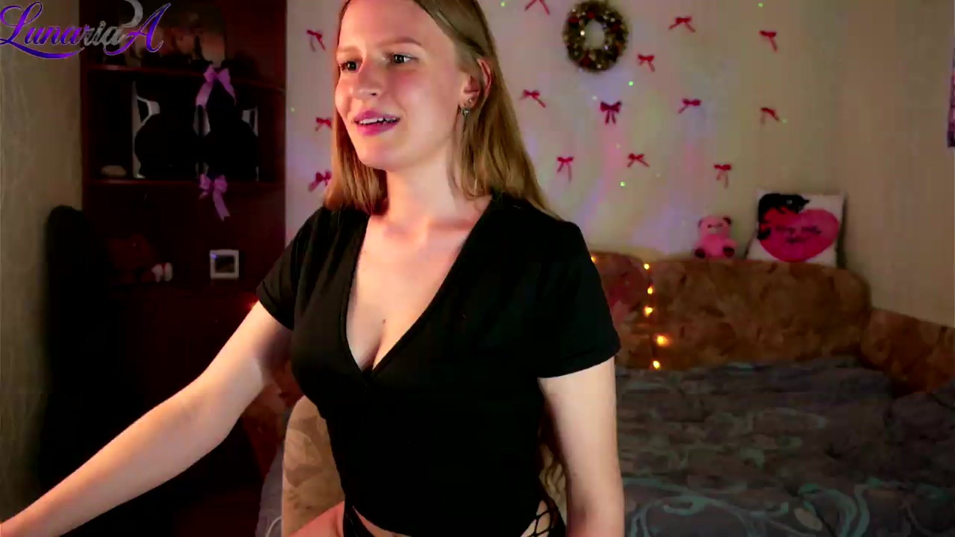 Gallery image thumbnail from Lunaria_a's myfreecams stream on, 05/13/2026, 09:25 image 4 of 20