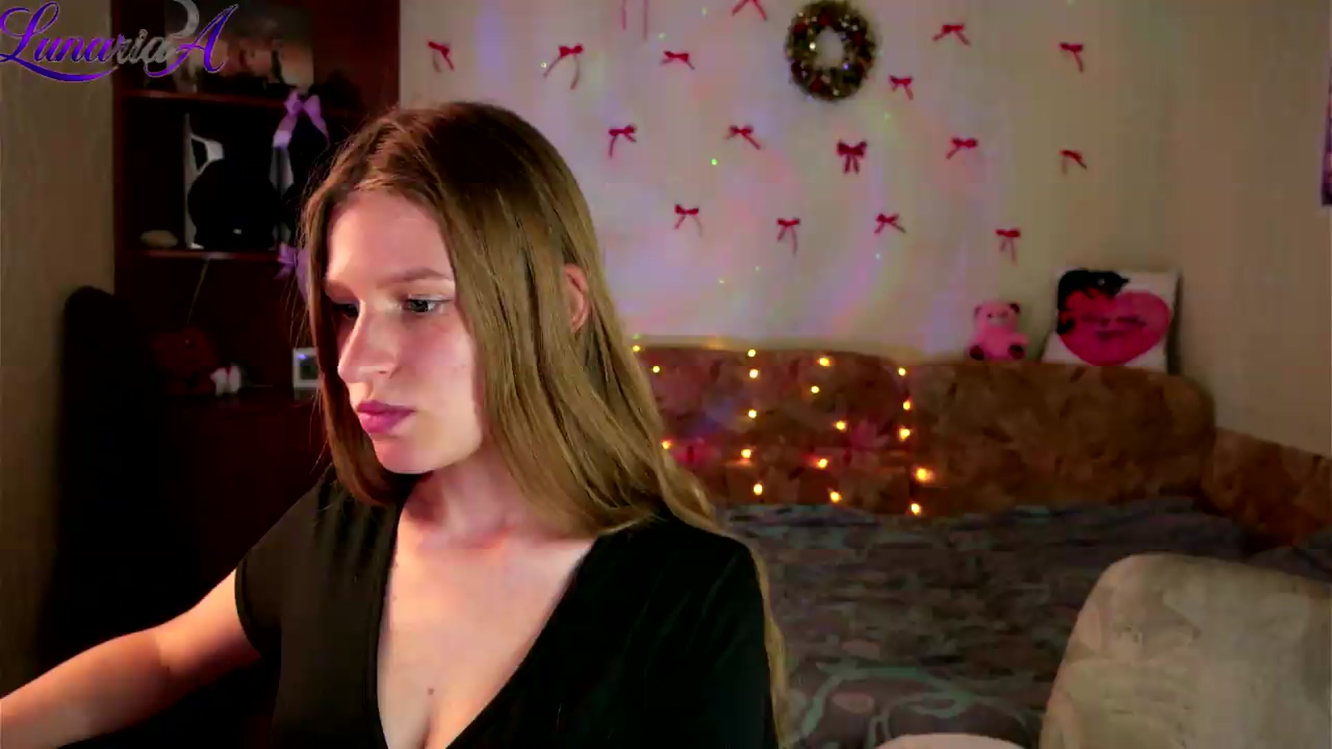Gallery image thumbnail from Lunaria_a's myfreecams stream on, 05/13/2026, 09:25 image 17 of 20