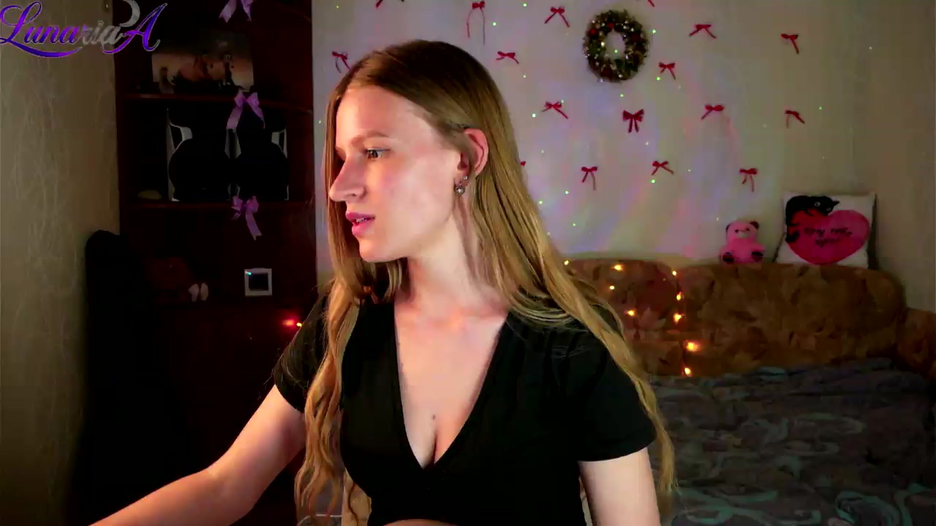 Gallery image thumbnail from Lunaria_a's myfreecams stream on, 05/13/2026, 12:14 image 19 of 20