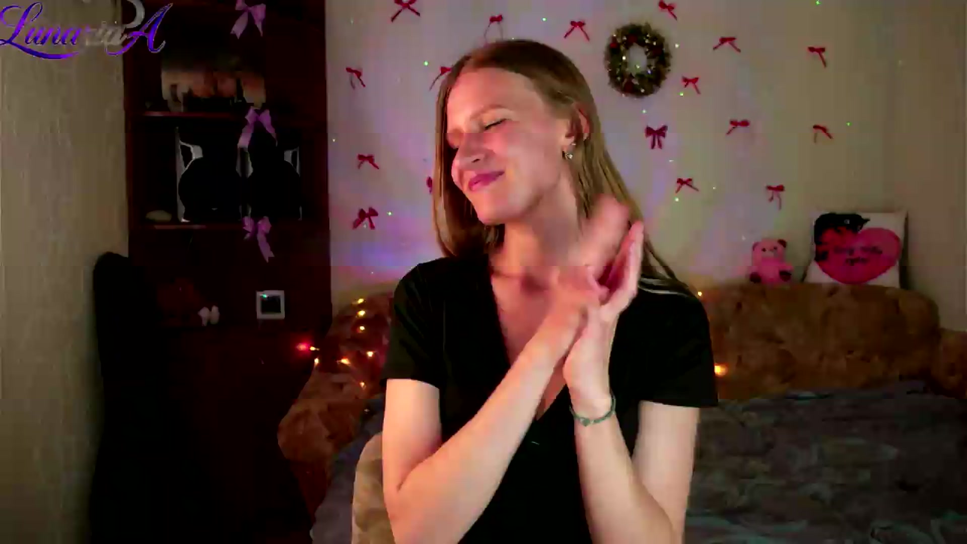 Gallery image thumbnail from Lunaria_a's myfreecams stream on, 05/13/2026, 12:14 image 1 of 20