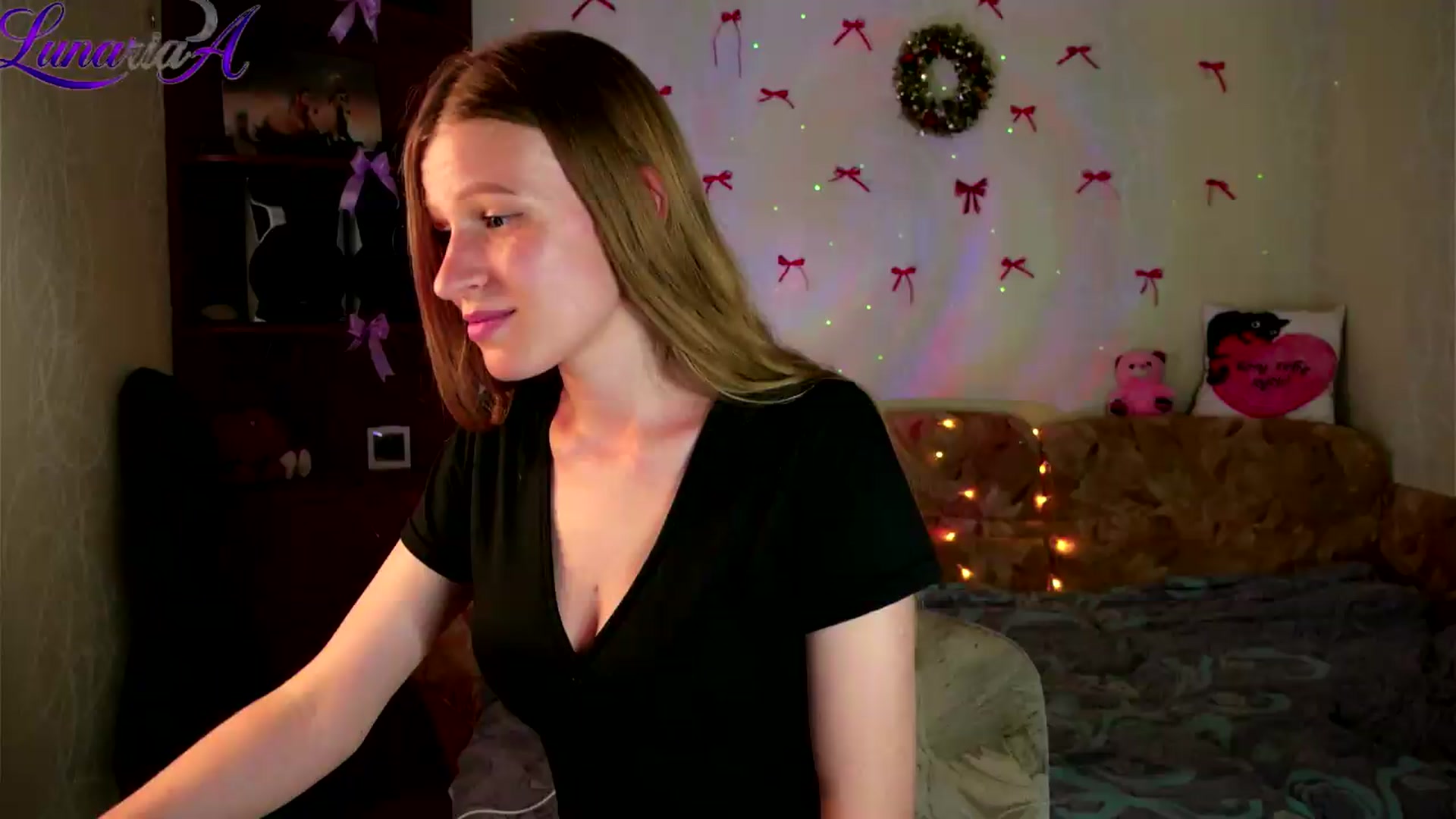 Gallery image thumbnail from Lunaria_a's myfreecams stream on, 05/13/2026, 12:14 image 7 of 20