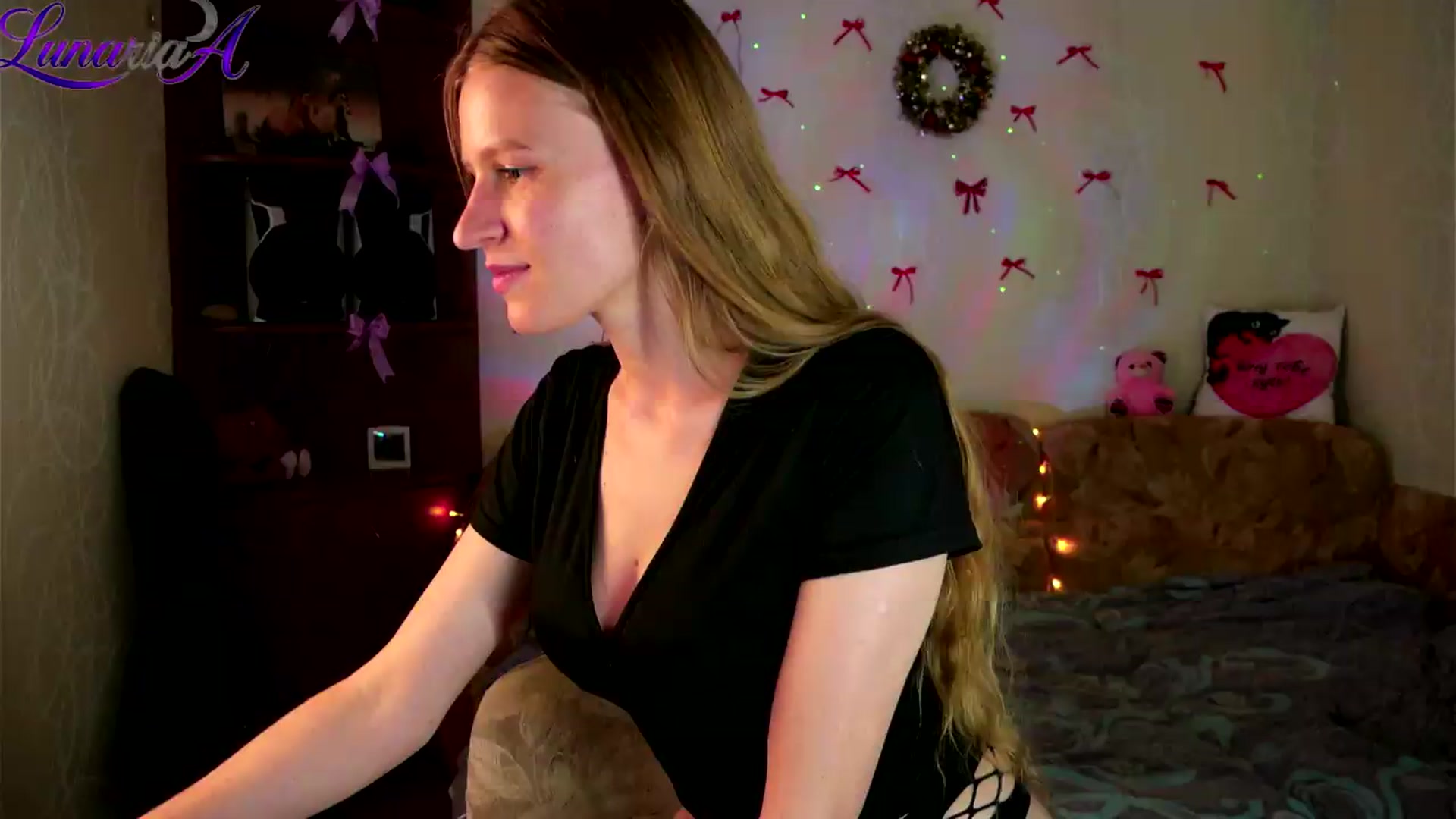 Gallery image thumbnail from Lunaria_a's myfreecams stream on, 05/13/2026, 12:14 image 9 of 20
