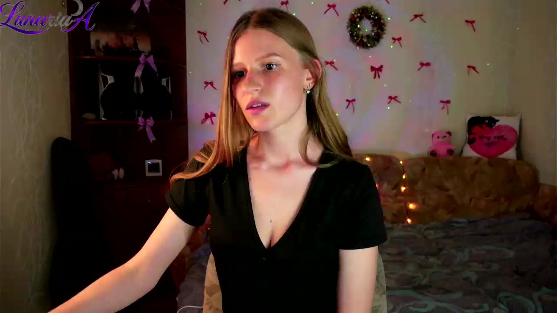 Gallery image thumbnail from Lunaria_a's myfreecams stream on, 05/13/2026, 12:14 image 16 of 20