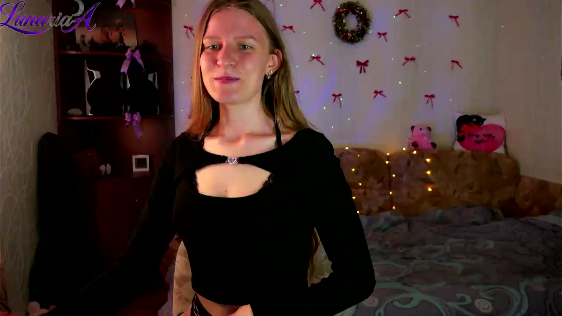 Gallery image thumbnail from Lunaria_a's myfreecams stream on, 05/19/2026, 09:26 image 2 of 20