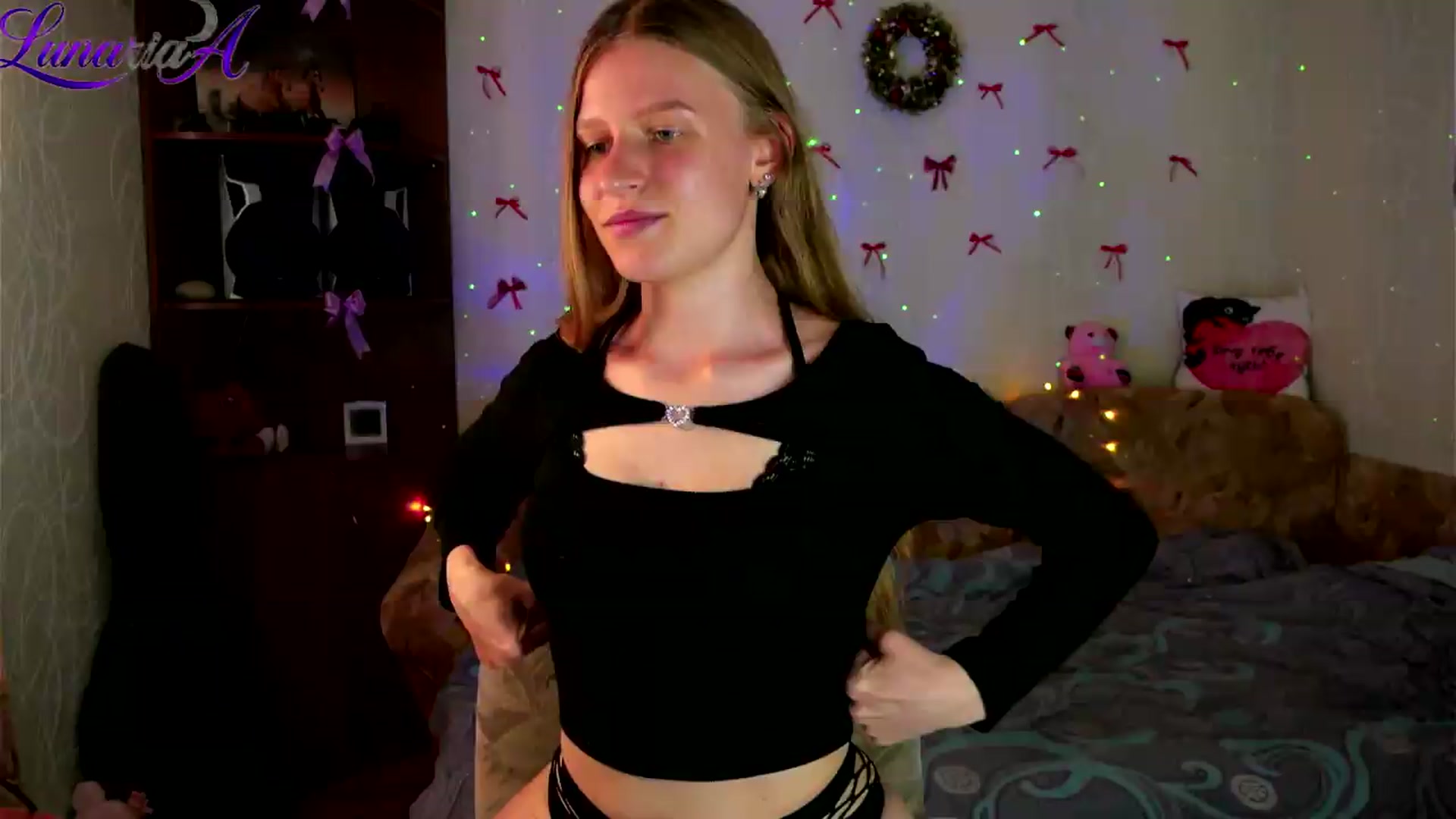 Gallery image thumbnail from Lunaria_a's myfreecams stream on, 05/19/2026, 09:26 image 12 of 20