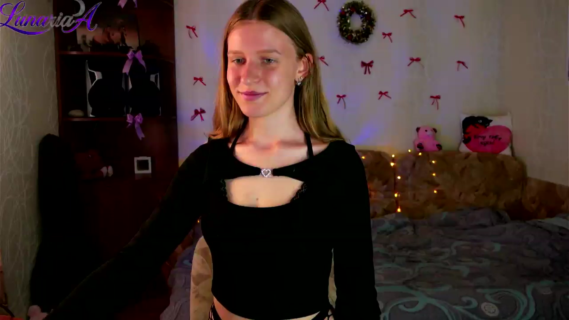 Gallery image thumbnail from Lunaria_a's myfreecams stream on, 05/19/2026, 09:26 image 8 of 20