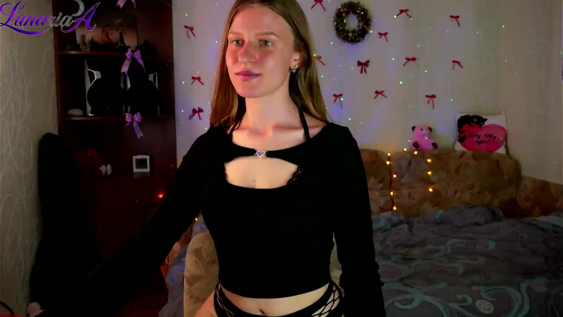 Gallery image thumbnail from Lunaria_a's myfreecams stream on, 05/19/2026, 09:26 image 13 of 20