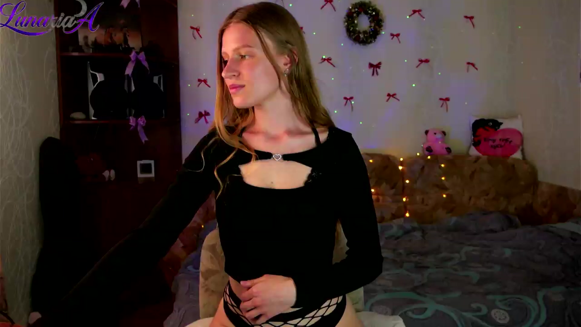 Gallery image thumbnail from Lunaria_a's myfreecams stream on, 05/19/2026, 09:26 image 10 of 20