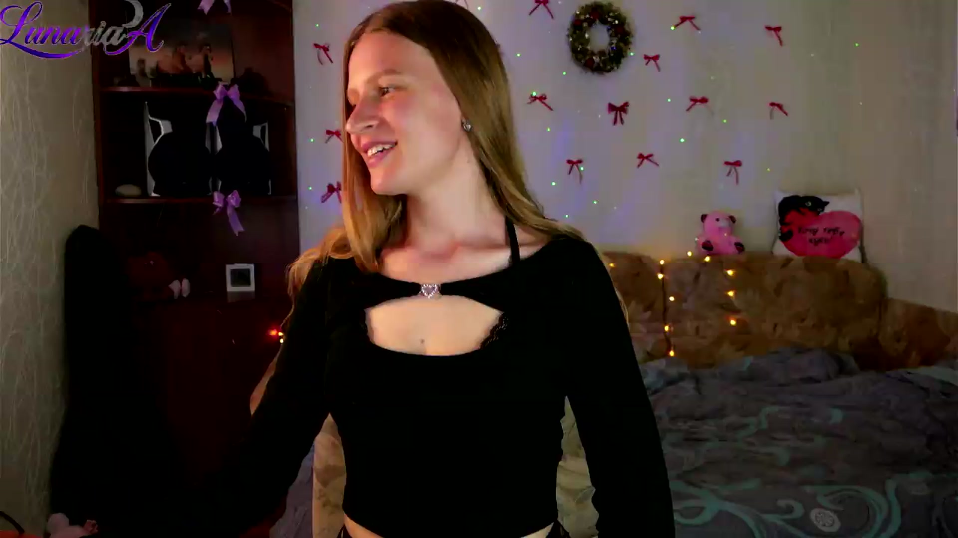 Gallery image thumbnail from Lunaria_a's myfreecams stream on, 05/19/2026, 09:26 image 14 of 20
