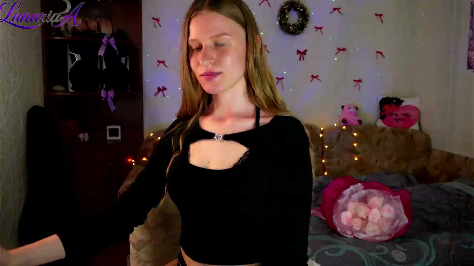 Gallery image thumbnail from Lunaria_a's myfreecams stream on, 05/19/2026, 10:01 image 8 of 20