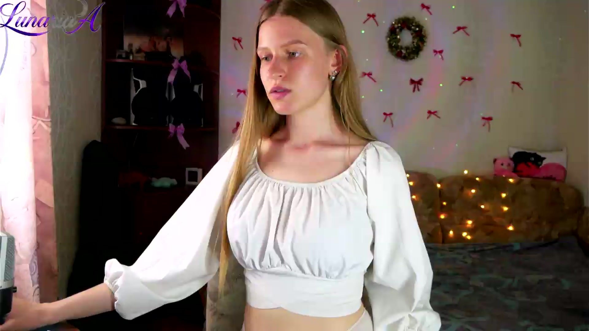 Gallery image thumbnail from Lunaria_a's myfreecams stream on, 05/26/2026, 10:23 image 20 of 20