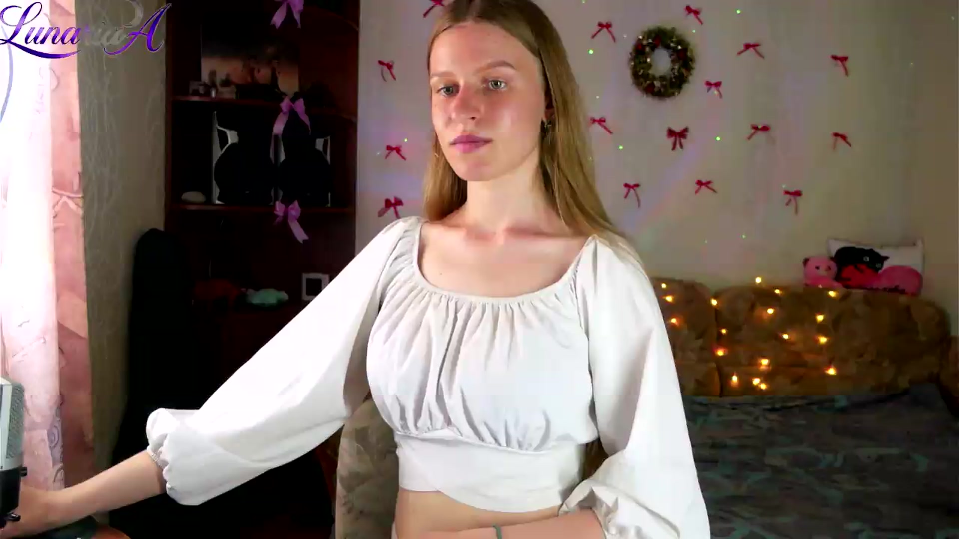 Gallery image thumbnail from Lunaria_a's myfreecams stream on, 05/26/2026, 10:23 image 19 of 20