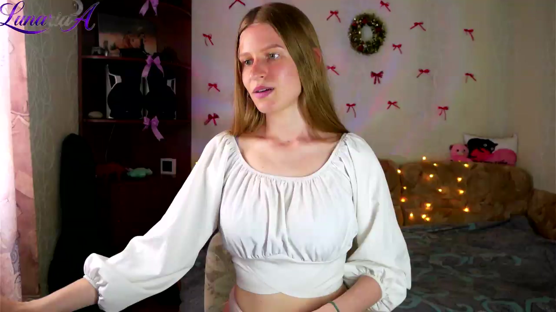 Gallery image thumbnail from Lunaria_a's myfreecams stream on, 05/26/2026, 10:23 image 14 of 20