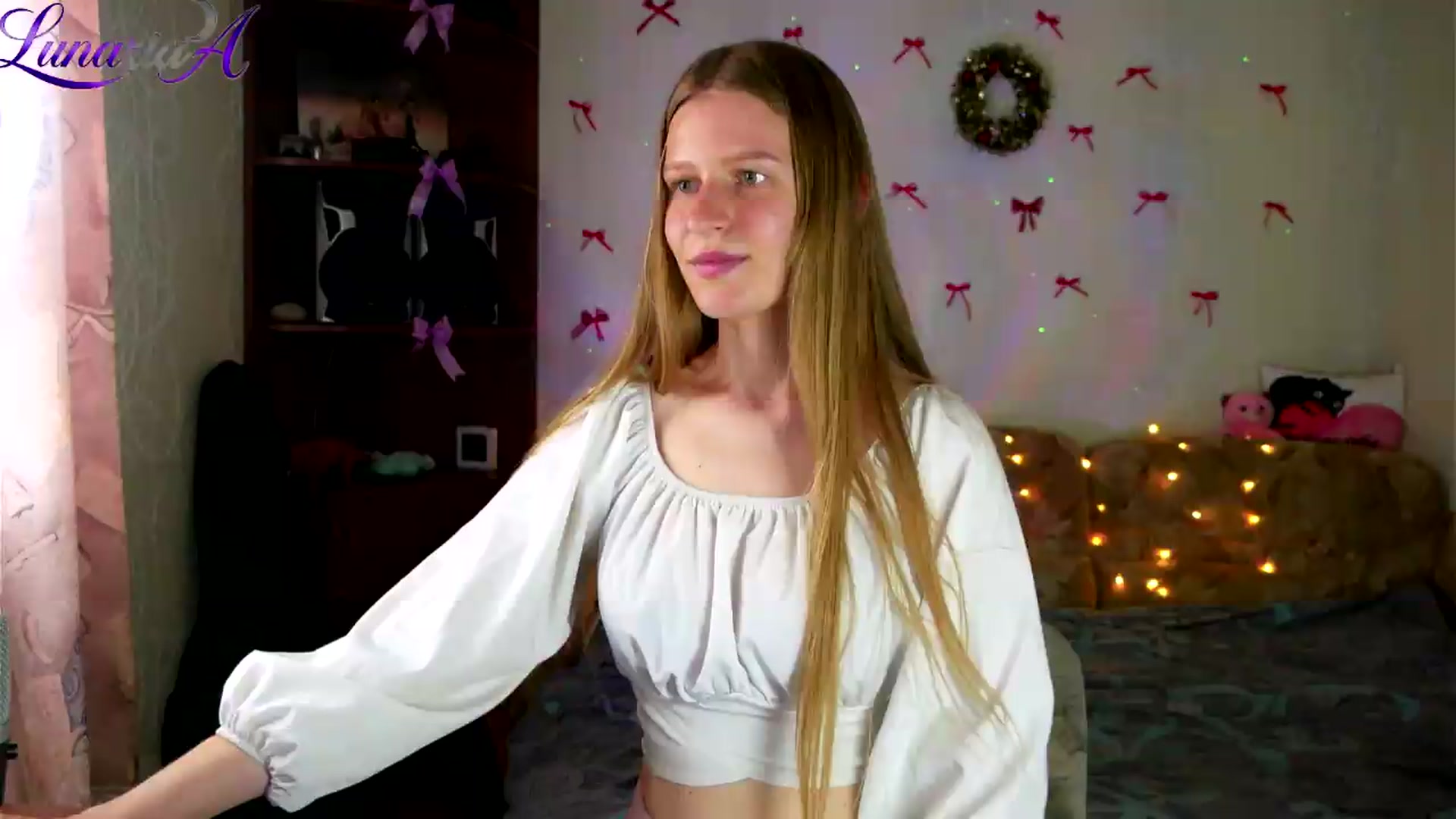 Gallery image thumbnail from Lunaria_a's myfreecams stream on, 05/26/2026, 10:23 image 5 of 20