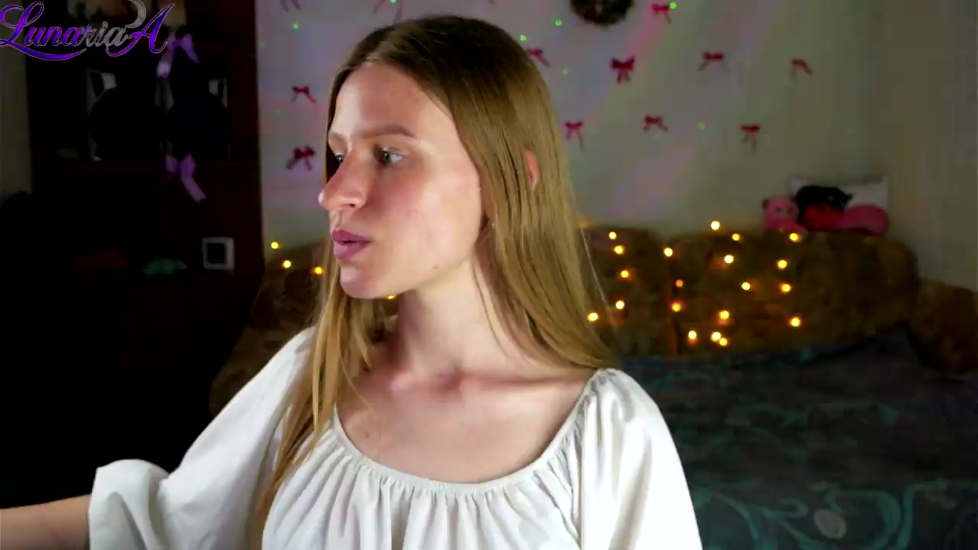 Gallery image thumbnail from Lunaria_a's myfreecams stream on, 05/26/2026, 11:06 image 4 of 20