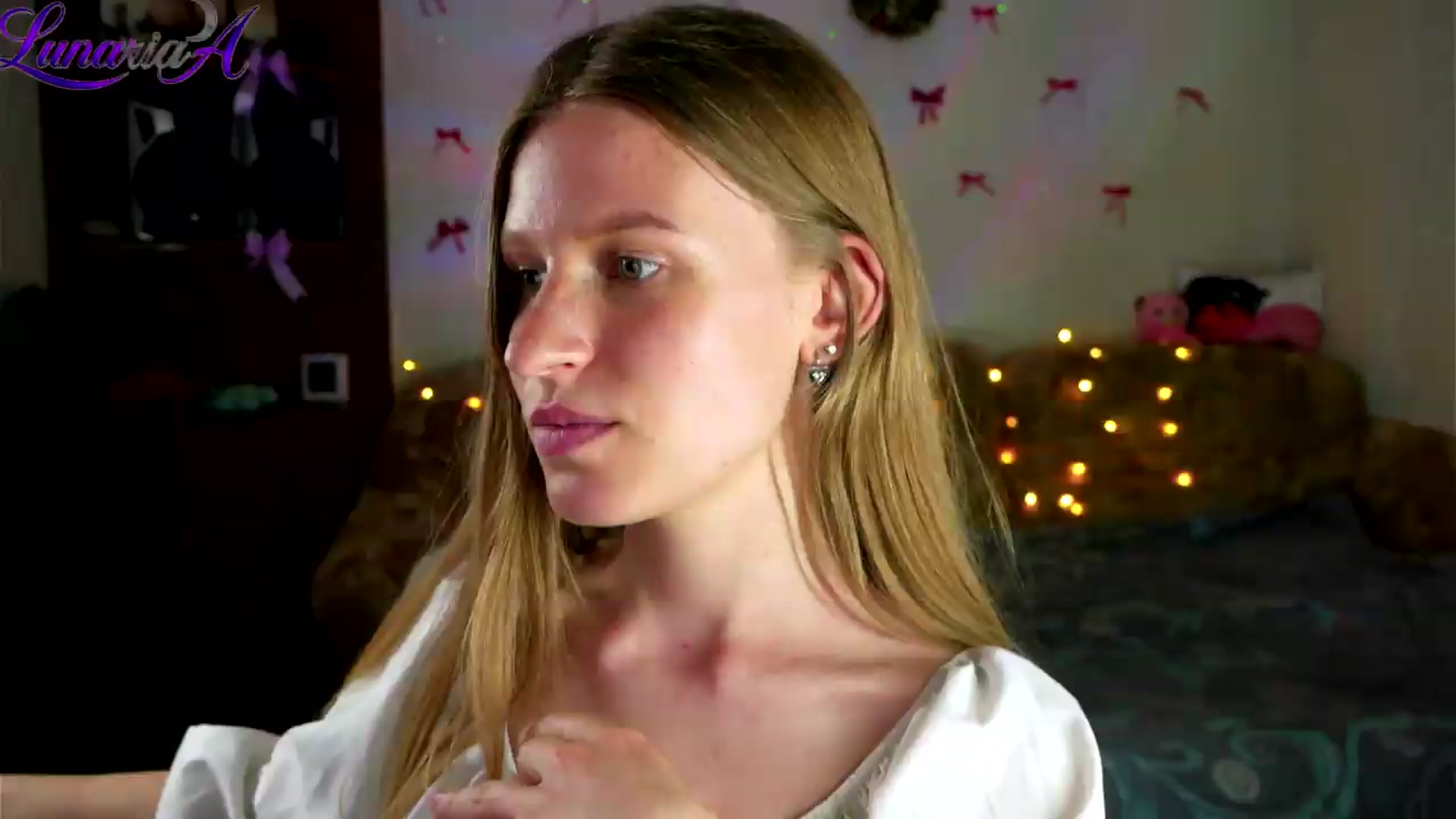 Gallery image thumbnail from Lunaria_a's myfreecams stream on, 05/26/2026, 11:06 image 2 of 20