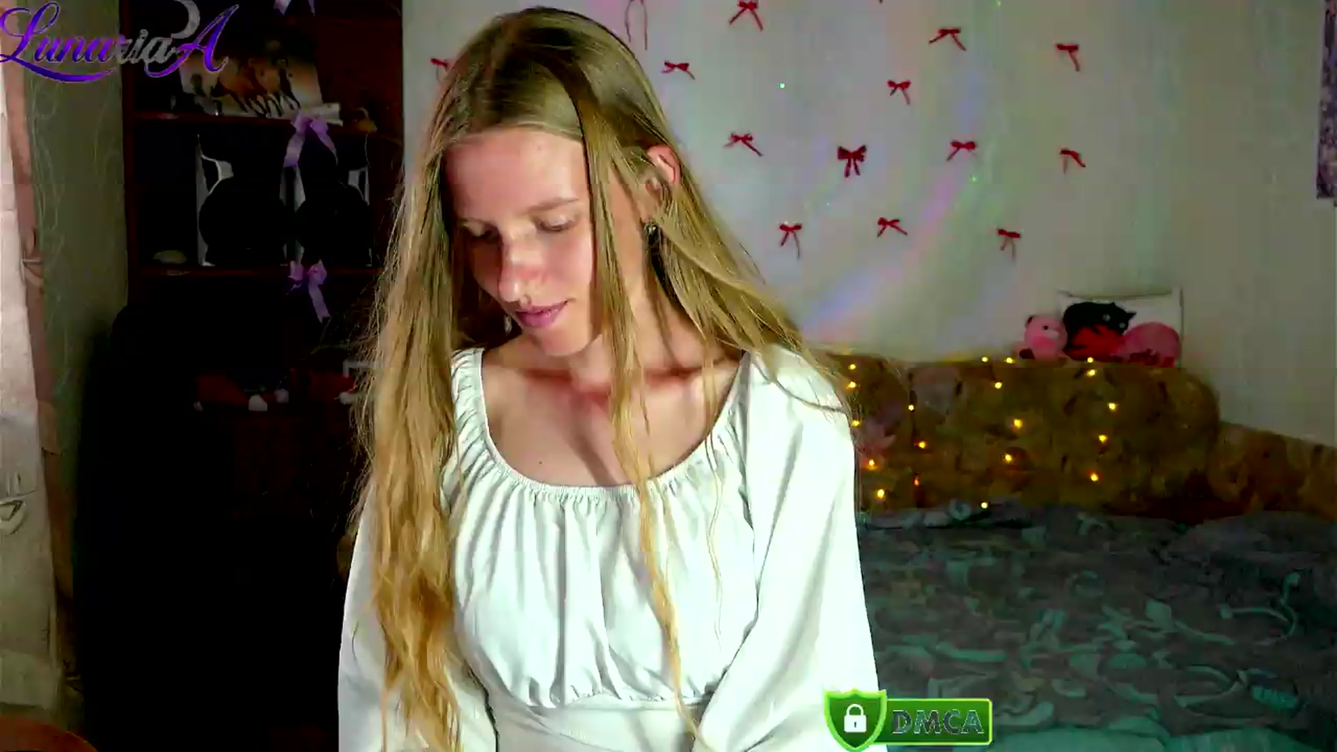 Gallery image thumbnail from Lunaria_a's myfreecams stream on, 08/07/2026, 11:29 image 18 of 20