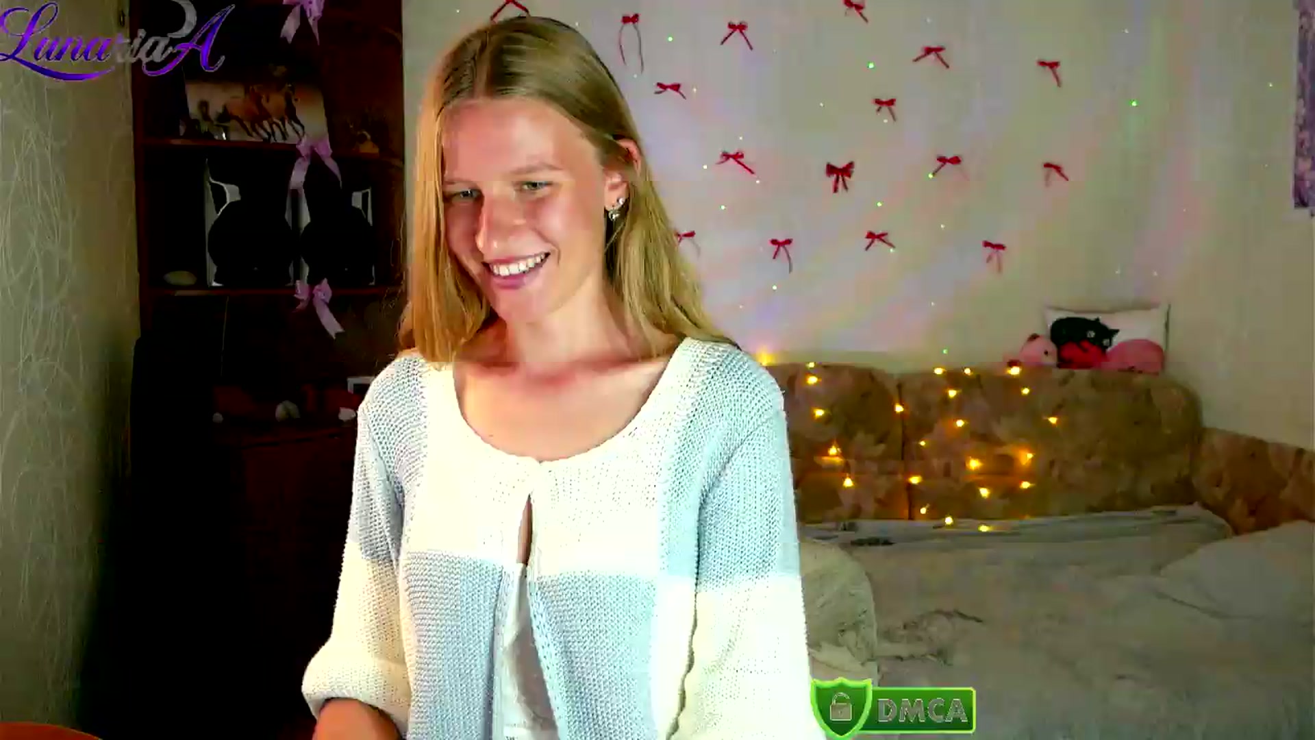 Gallery image thumbnail from Lunaria_a's myfreecams stream on, 08/14/2026, 10:11 image 7 of 20