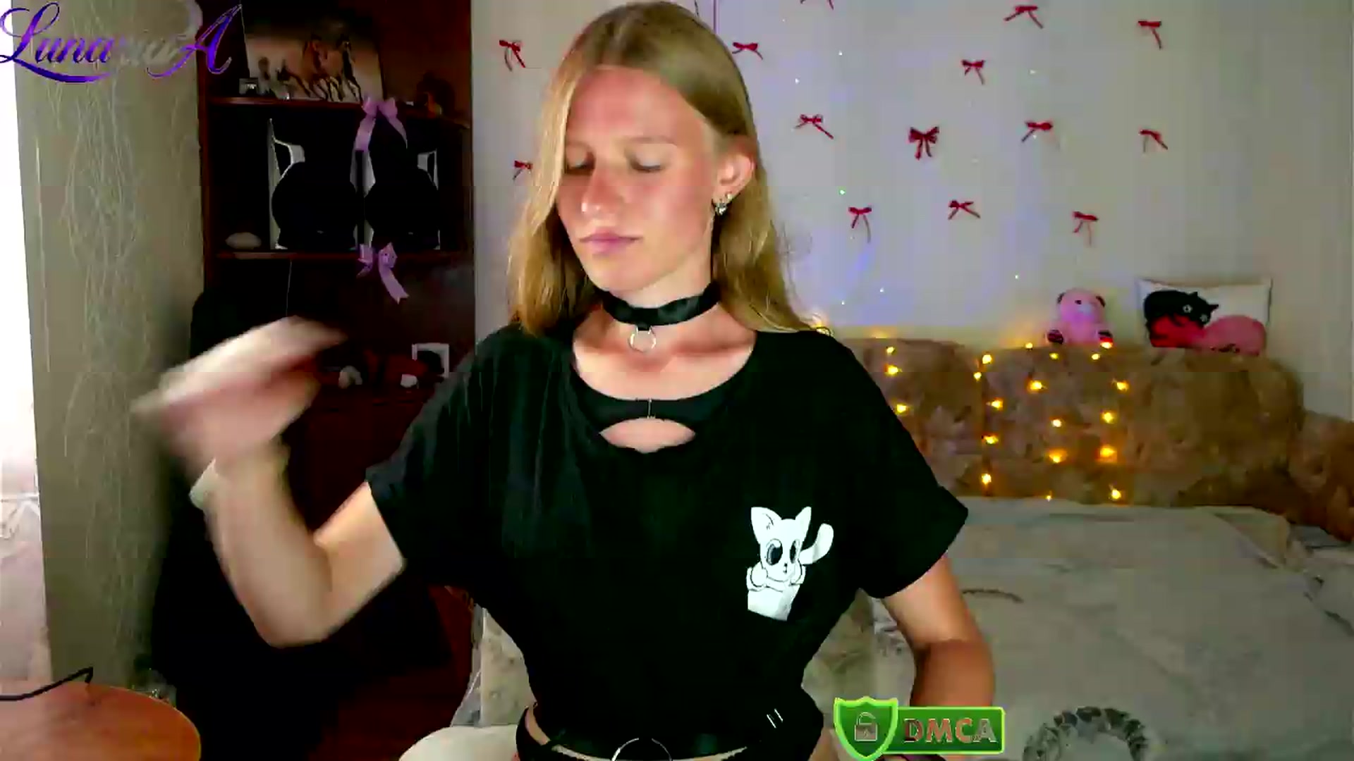 Gallery image thumbnail from Lunaria_a's myfreecams stream on, 08/18/2026, 09:04 image 17 of 20