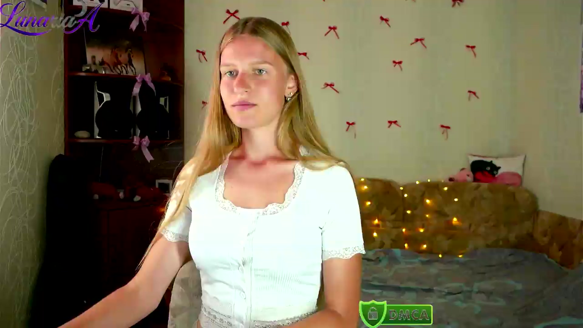 Gallery image thumbnail from Lunaria_a's myfreecams stream on, 08/24/2026, 09:37 image 5 of 20