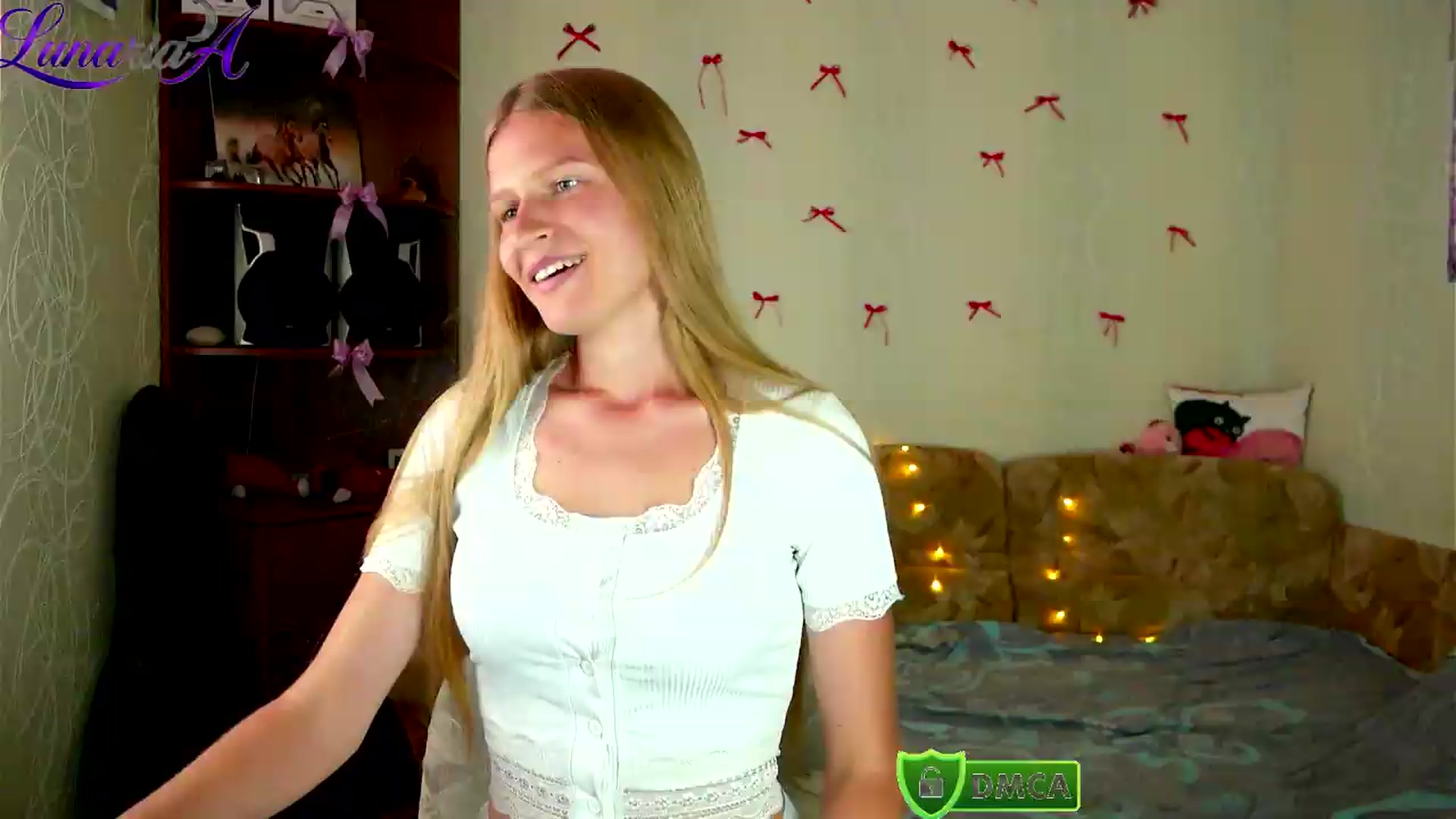 Gallery image thumbnail from Lunaria_a's myfreecams stream on, 08/24/2026, 09:37 image 3 of 20