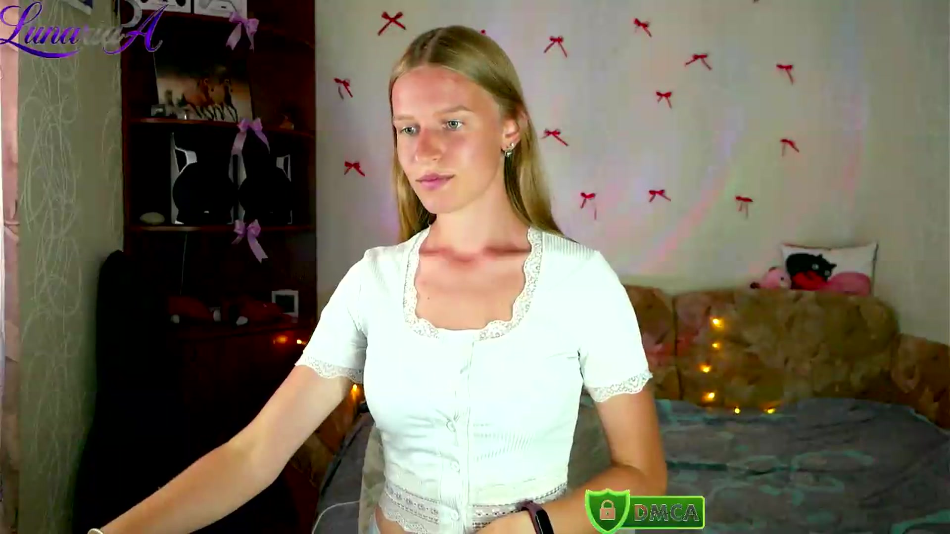 Gallery image thumbnail from Lunaria_a's myfreecams stream on, 08/24/2026, 10:09 image 18 of 20