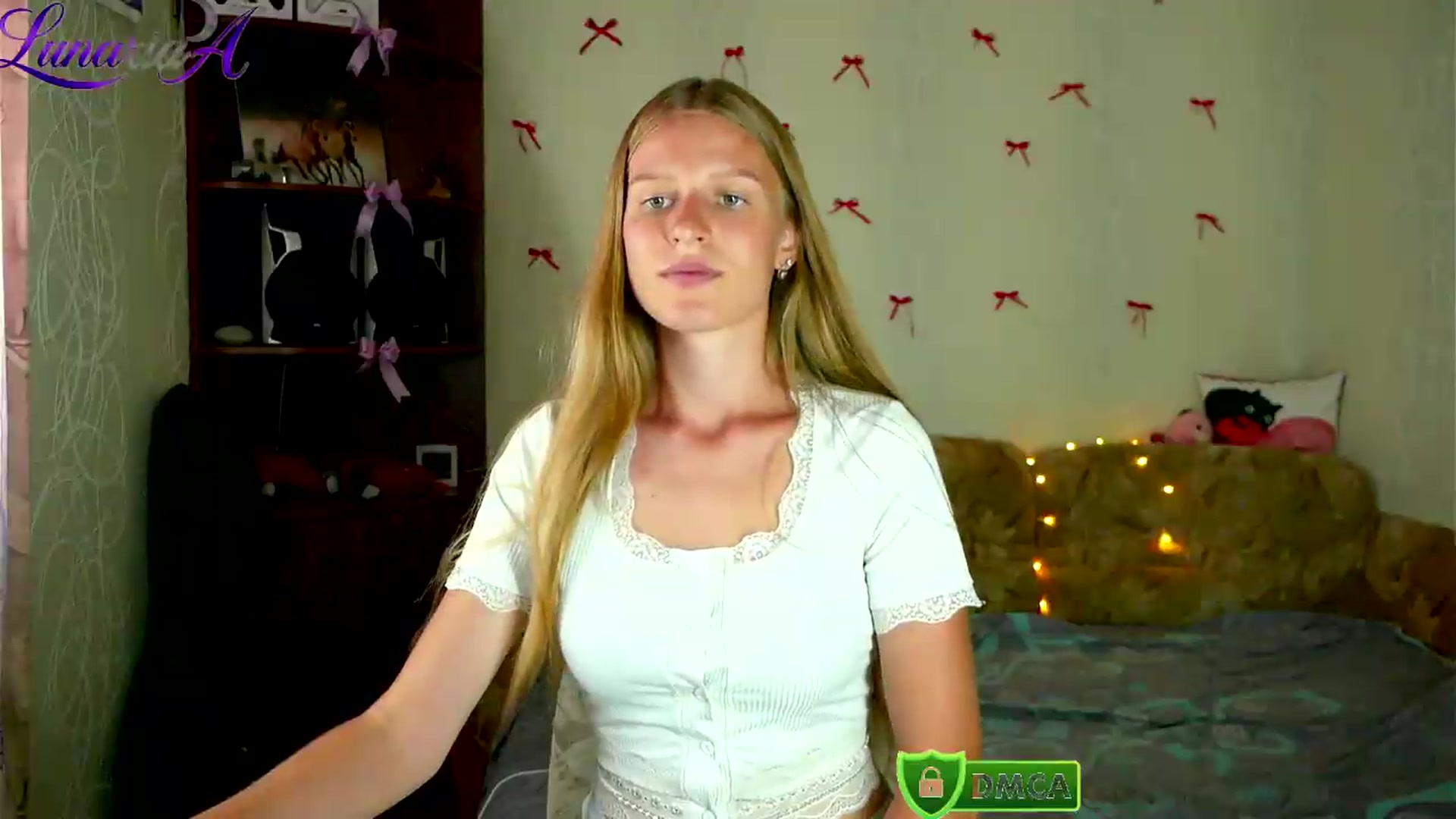Gallery image thumbnail from Lunaria_a's myfreecams stream on, 08/24/2026, 10:09 image 15 of 20