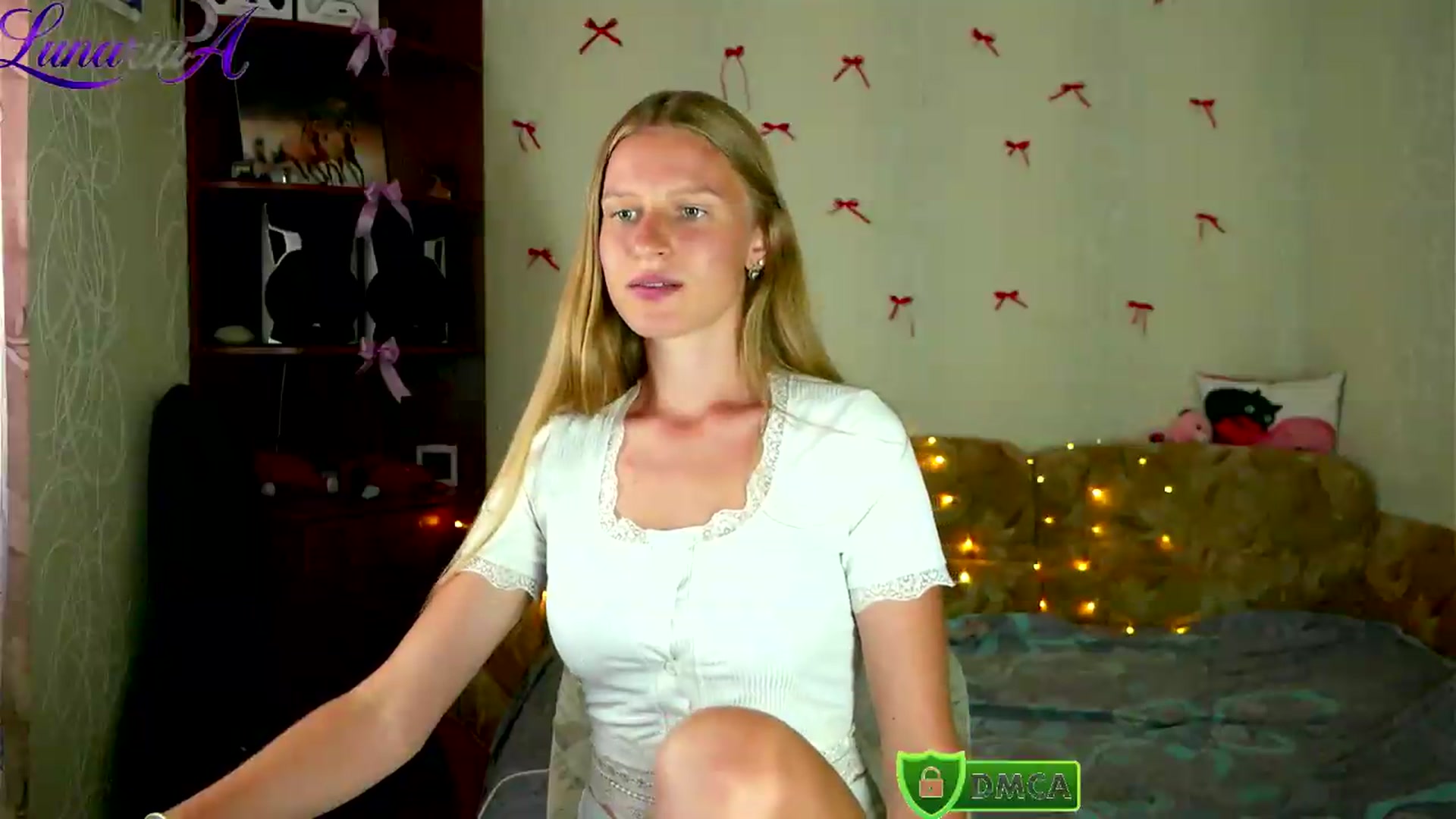 Gallery image thumbnail from Lunaria_a's myfreecams stream on, 08/24/2026, 10:09 image 17 of 20