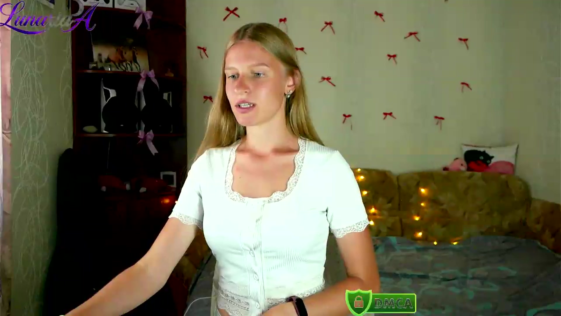 Gallery image thumbnail from Lunaria_a's myfreecams stream on, 08/24/2026, 10:09 image 10 of 20