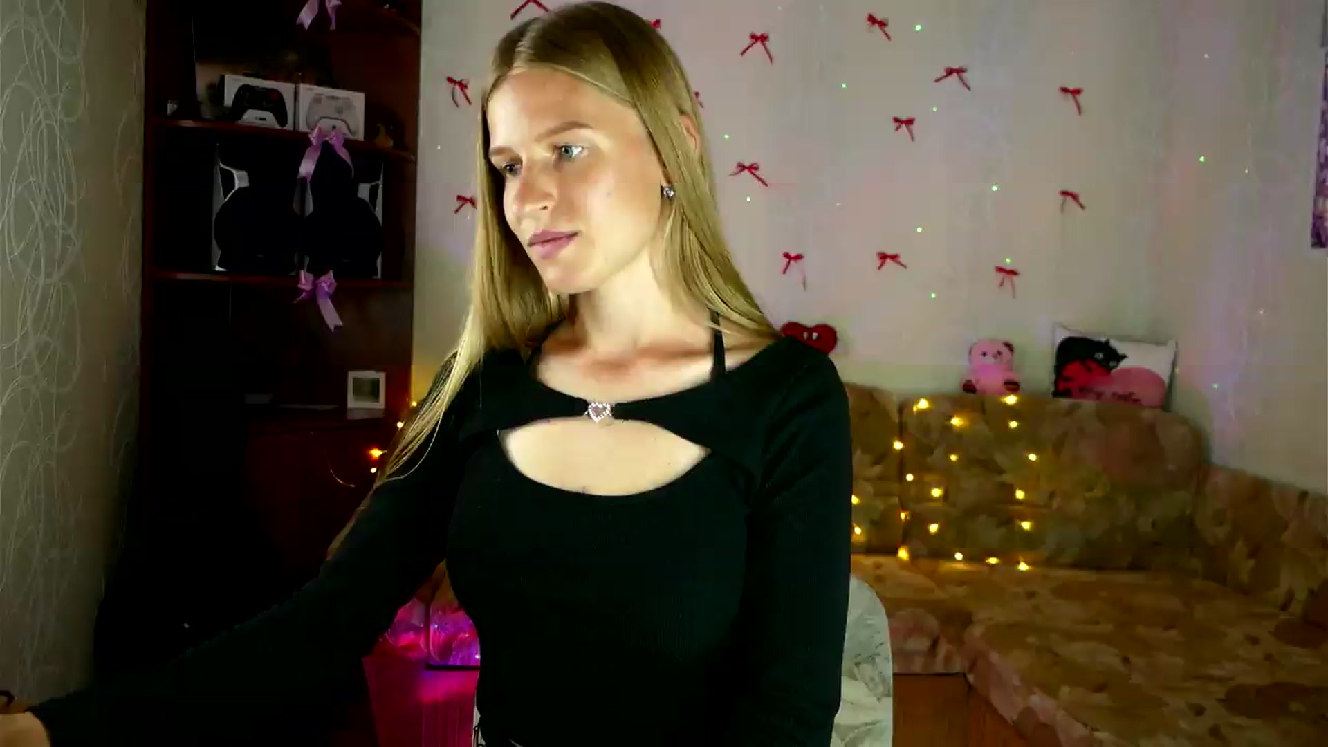 Gallery image thumbnail from Lunaria_a's myfreecams stream on, 09/07/2026, 12:02 image 3 of 20