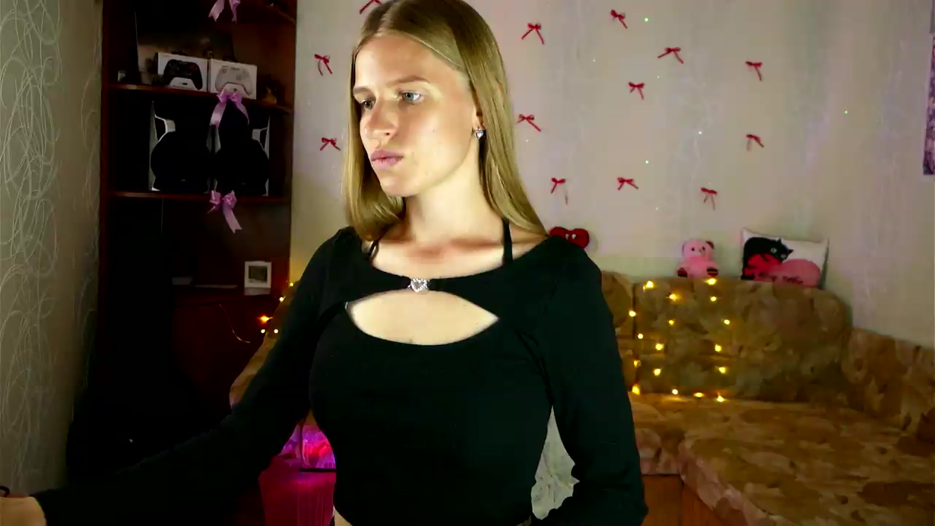 Gallery image thumbnail from Lunaria_a's myfreecams stream on, 09/07/2026, 12:02 image 8 of 20
