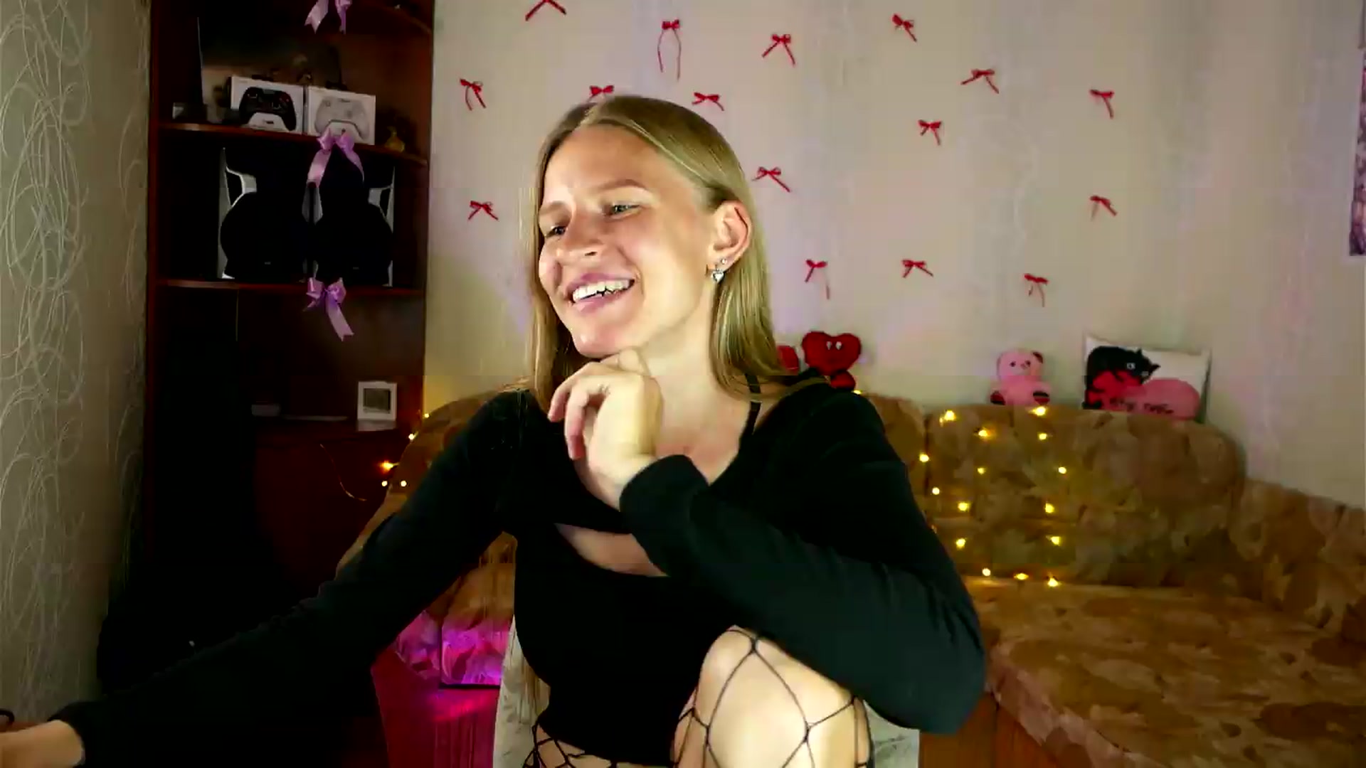Gallery image thumbnail from Lunaria_a's myfreecams stream on, 09/07/2026, 12:02 image 20 of 20