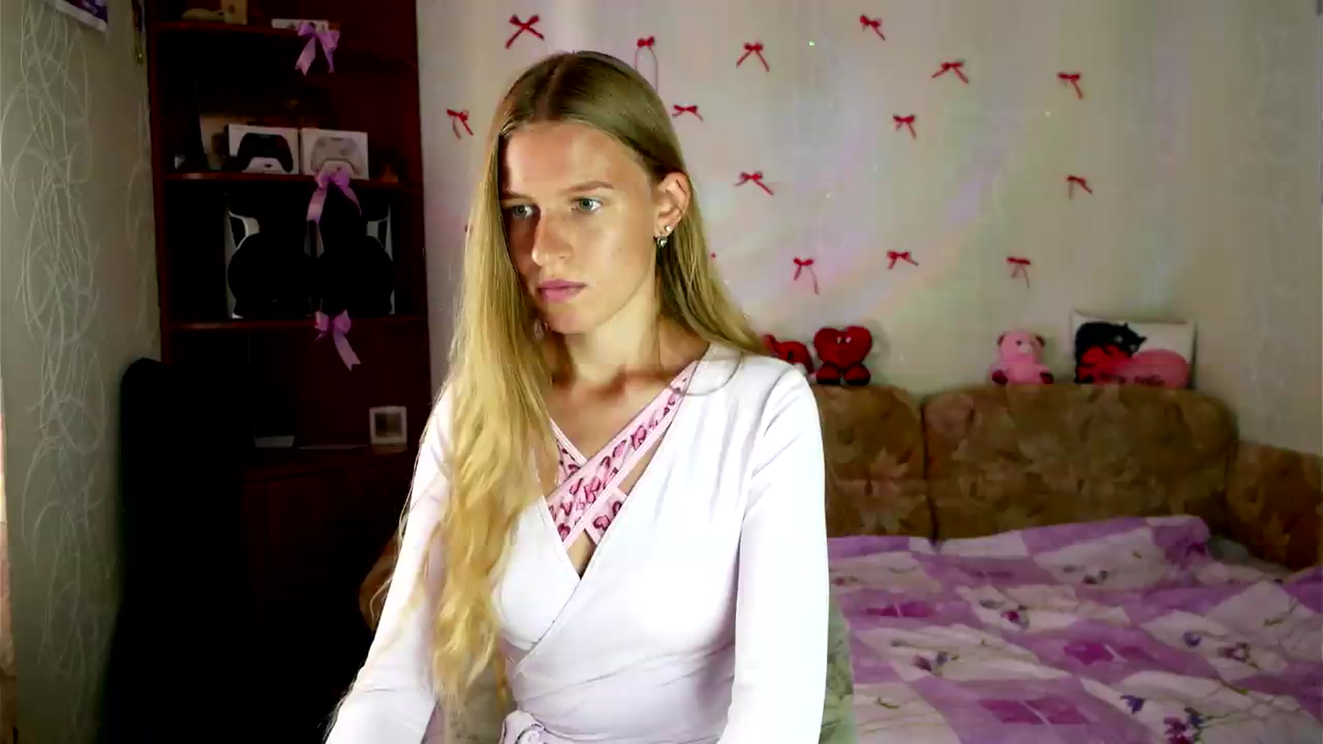 Gallery image thumbnail from Lunaria_a's myfreecams stream on, 09/08/2026, 08:57 image 7 of 20