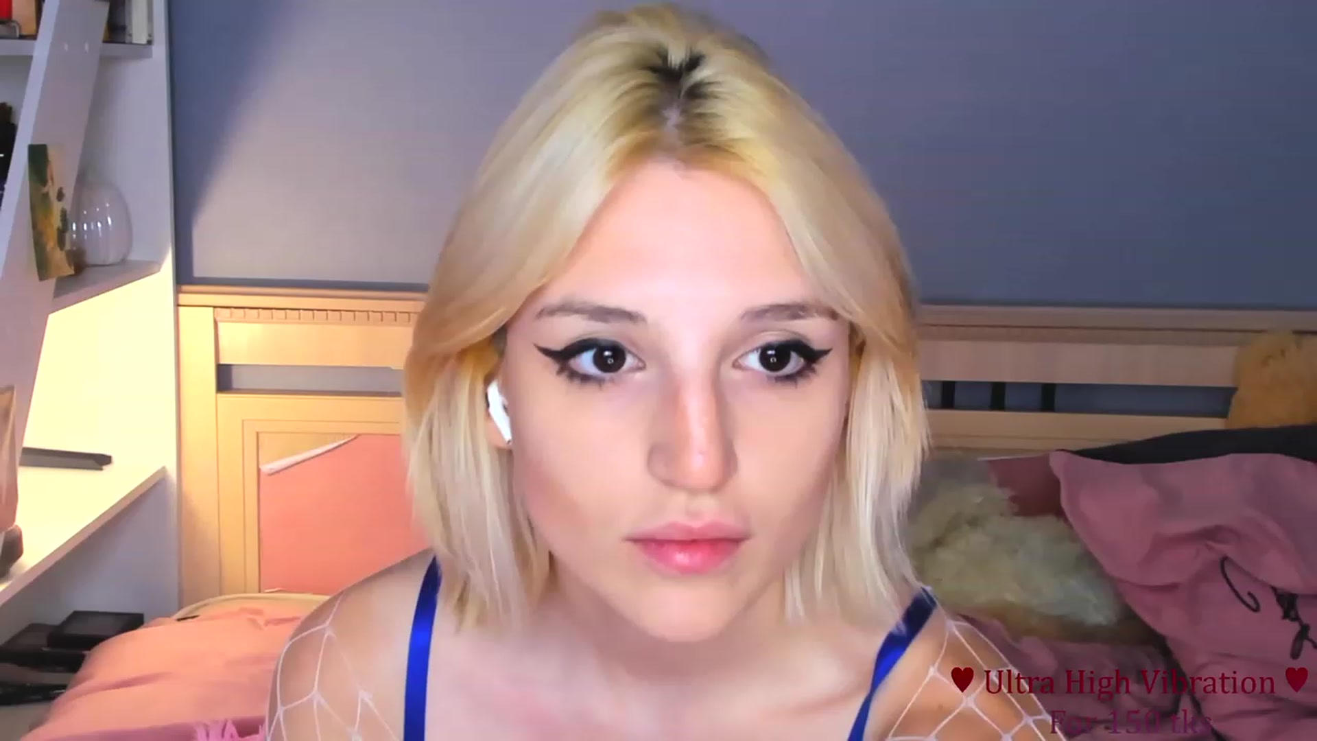 Gallery image thumbnail from Lunatale's myfreecams stream on, 11/11/2023, 17:03 image 20 of 20
