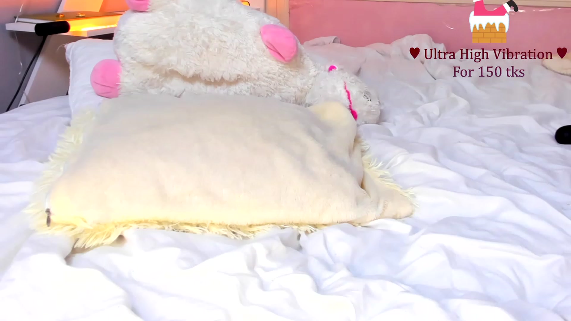 Gallery image thumbnail from Lunatale's myfreecams stream on, 12/25/2023, 18:31 image 7 of 20