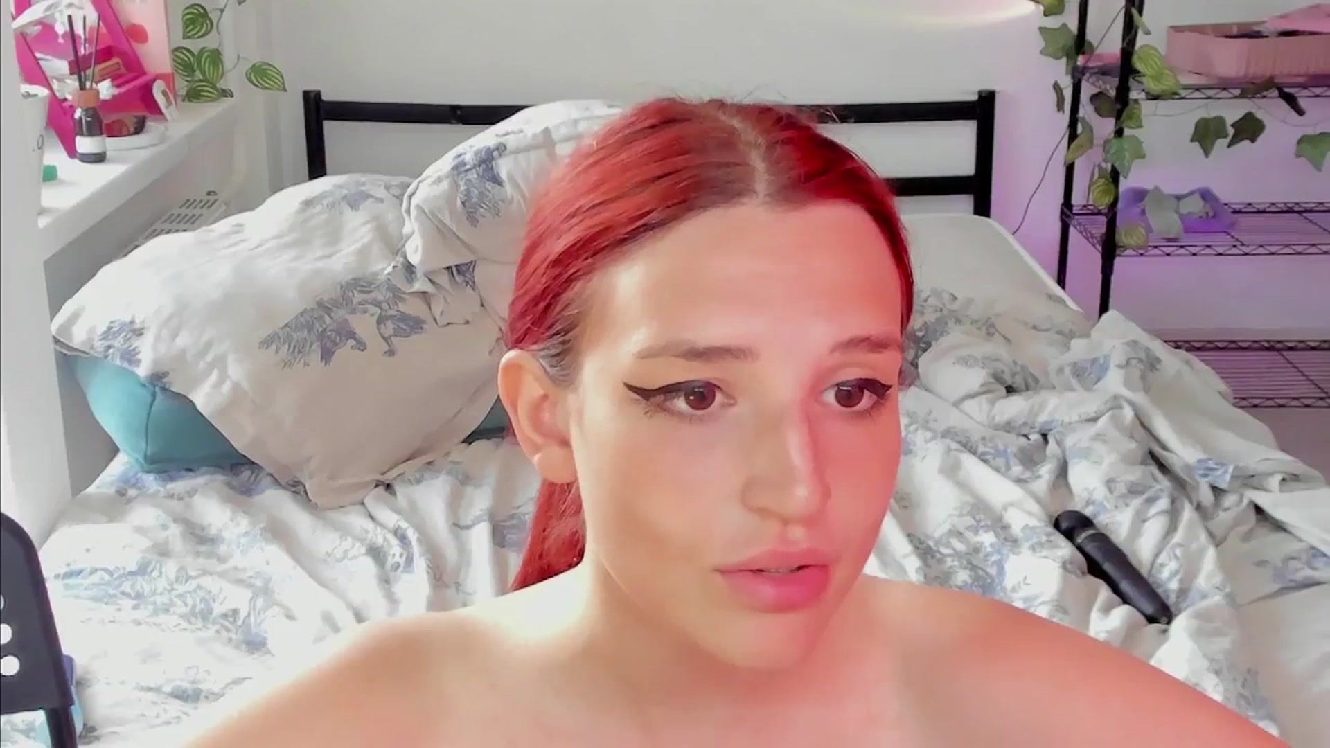 Gallery image thumbnail from Lunatale's myfreecams stream on, 06/21/2025, 13:22 image 3 of 20