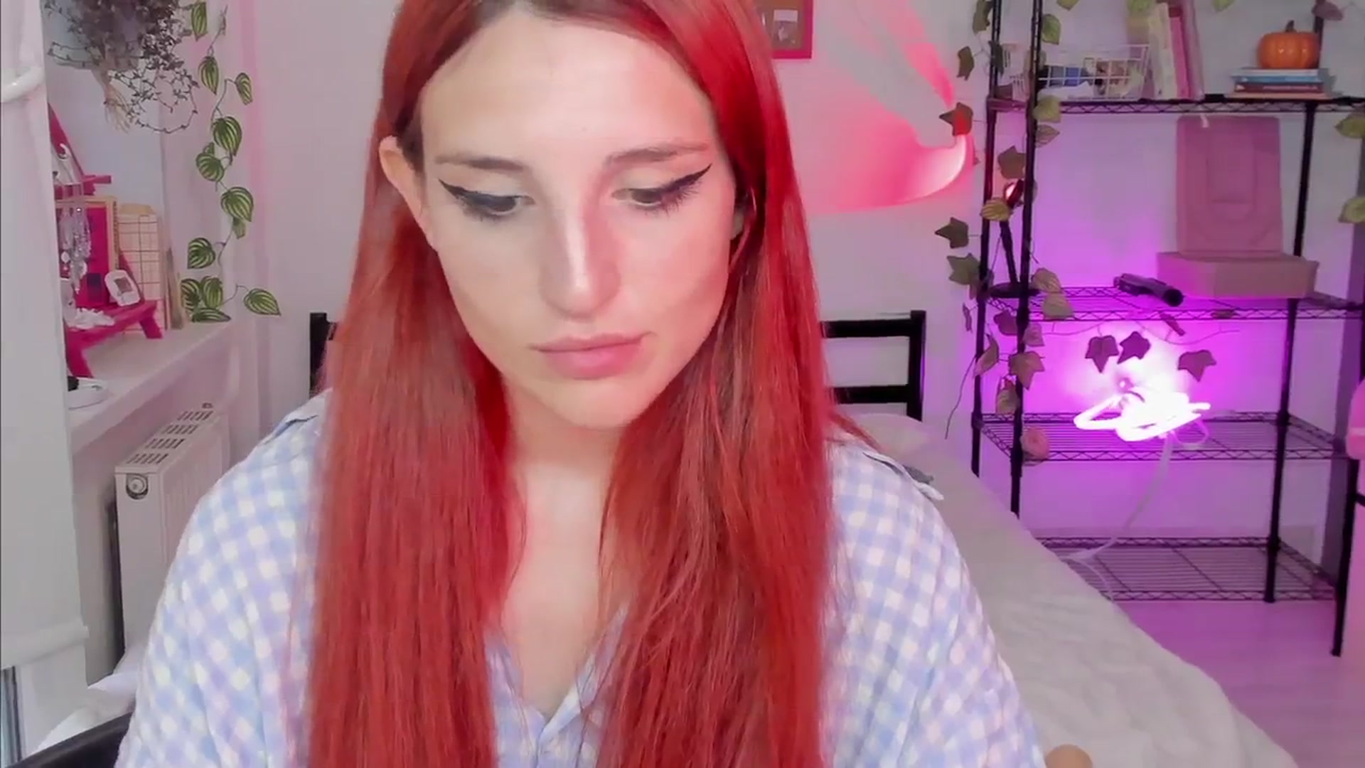 Gallery image thumbnail from Lunatale's myfreecams stream on, 06/28/2025, 14:13 image 17 of 20