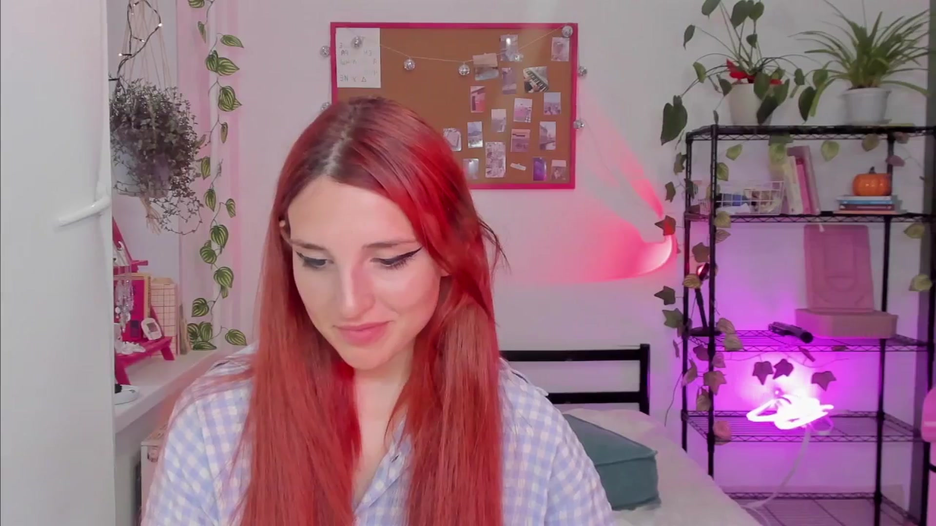 Gallery image thumbnail from Lunatale's myfreecams stream on, 06/28/2025, 14:13 image 19 of 20